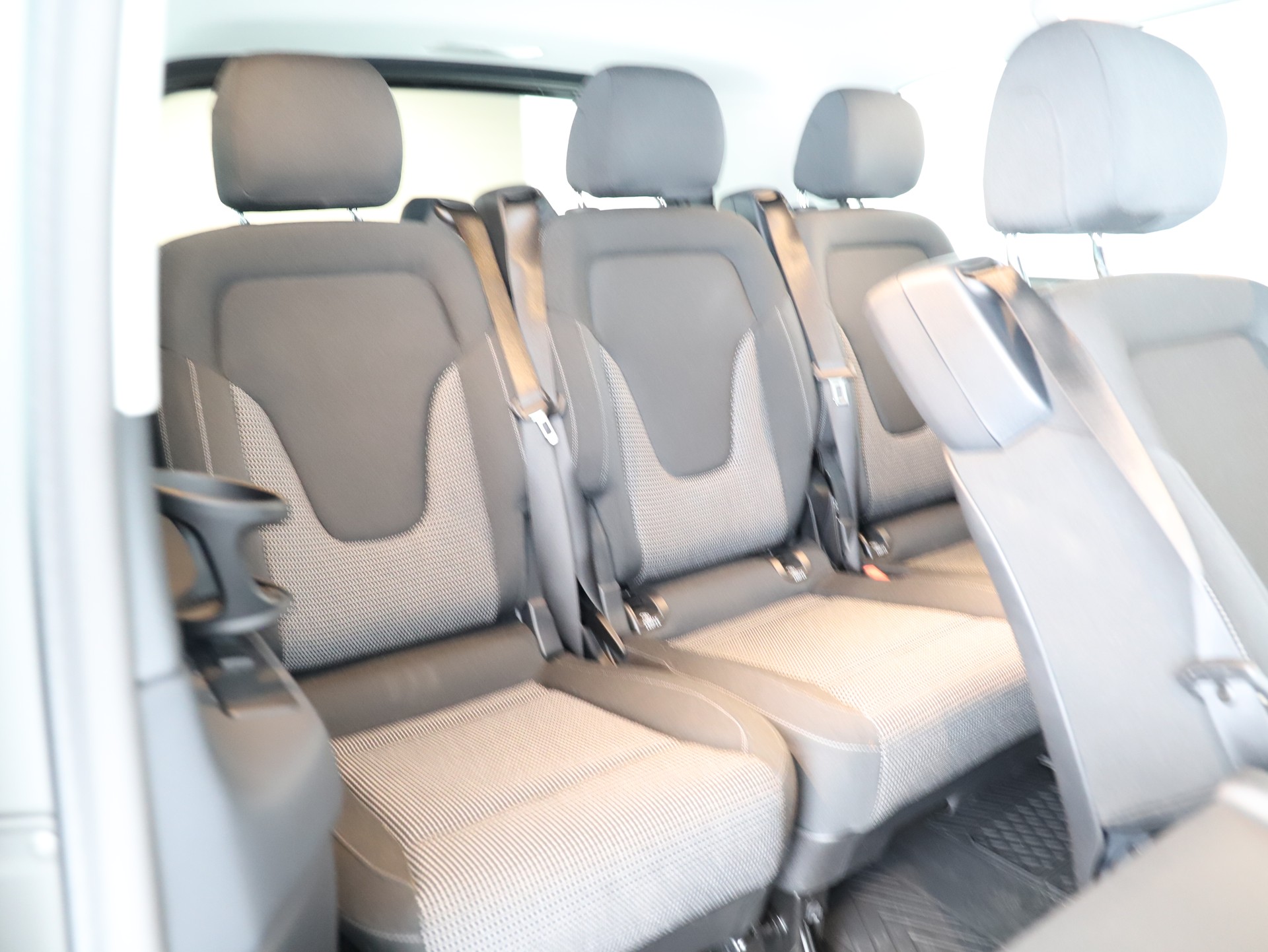 MERCEDES-BENZ V 250 d lang Sty. 9G-T-image-12