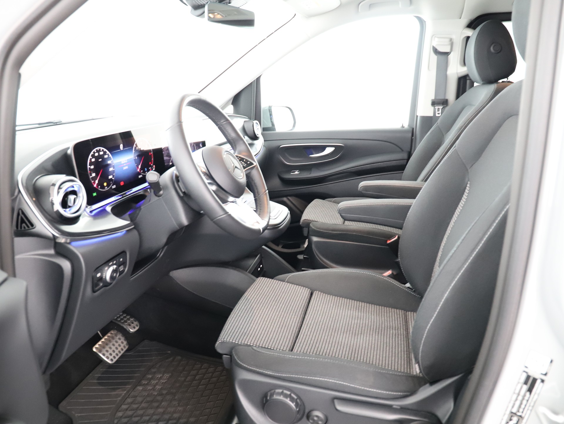 MERCEDES-BENZ V 250 d lang Sty. 9G-T-image-8