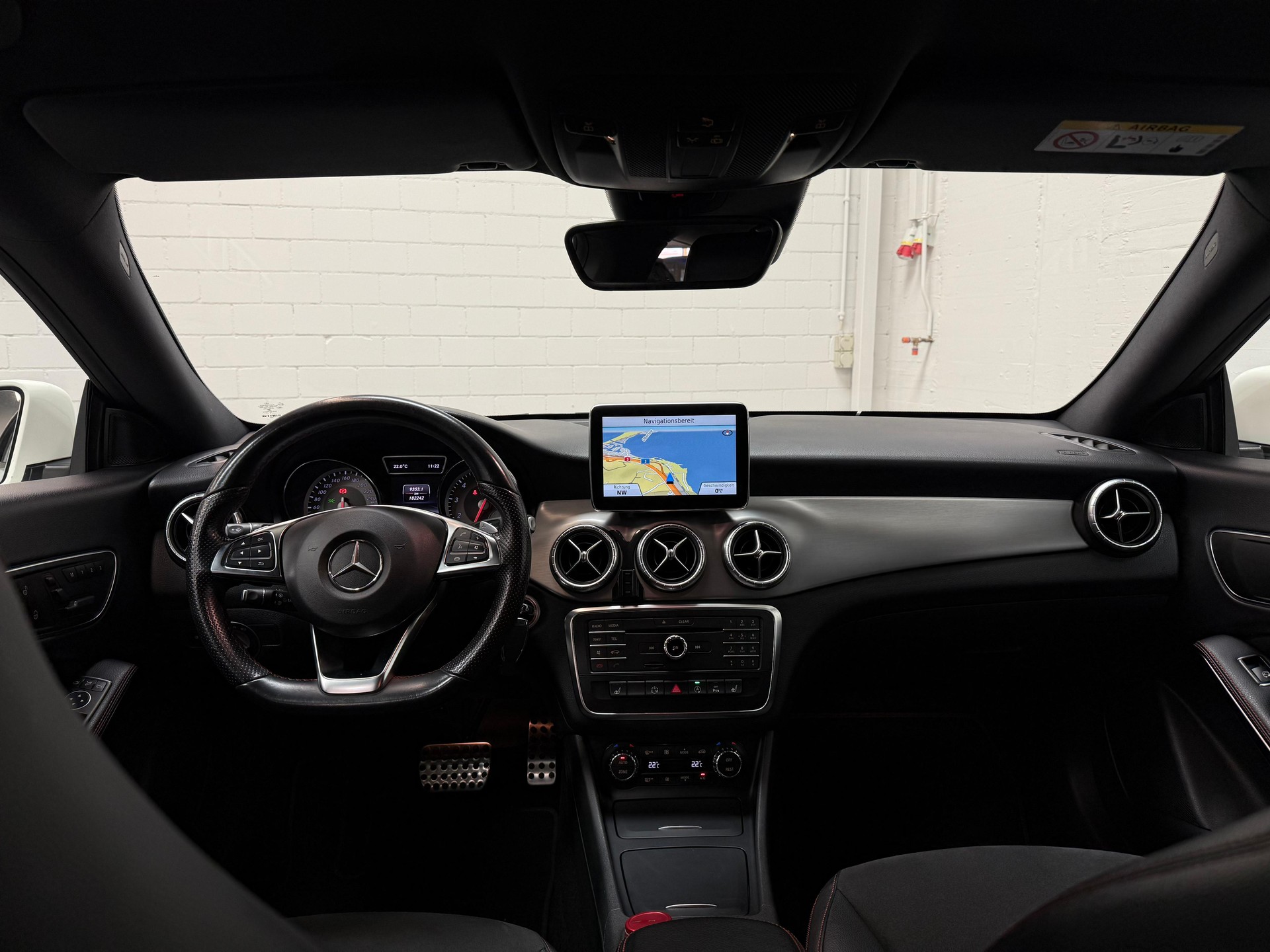 MERCEDES-BENZ CLA 200 AMG Line 7G-DCT Limited White Black Performance mit 2Jahre Garantie opt-image-14