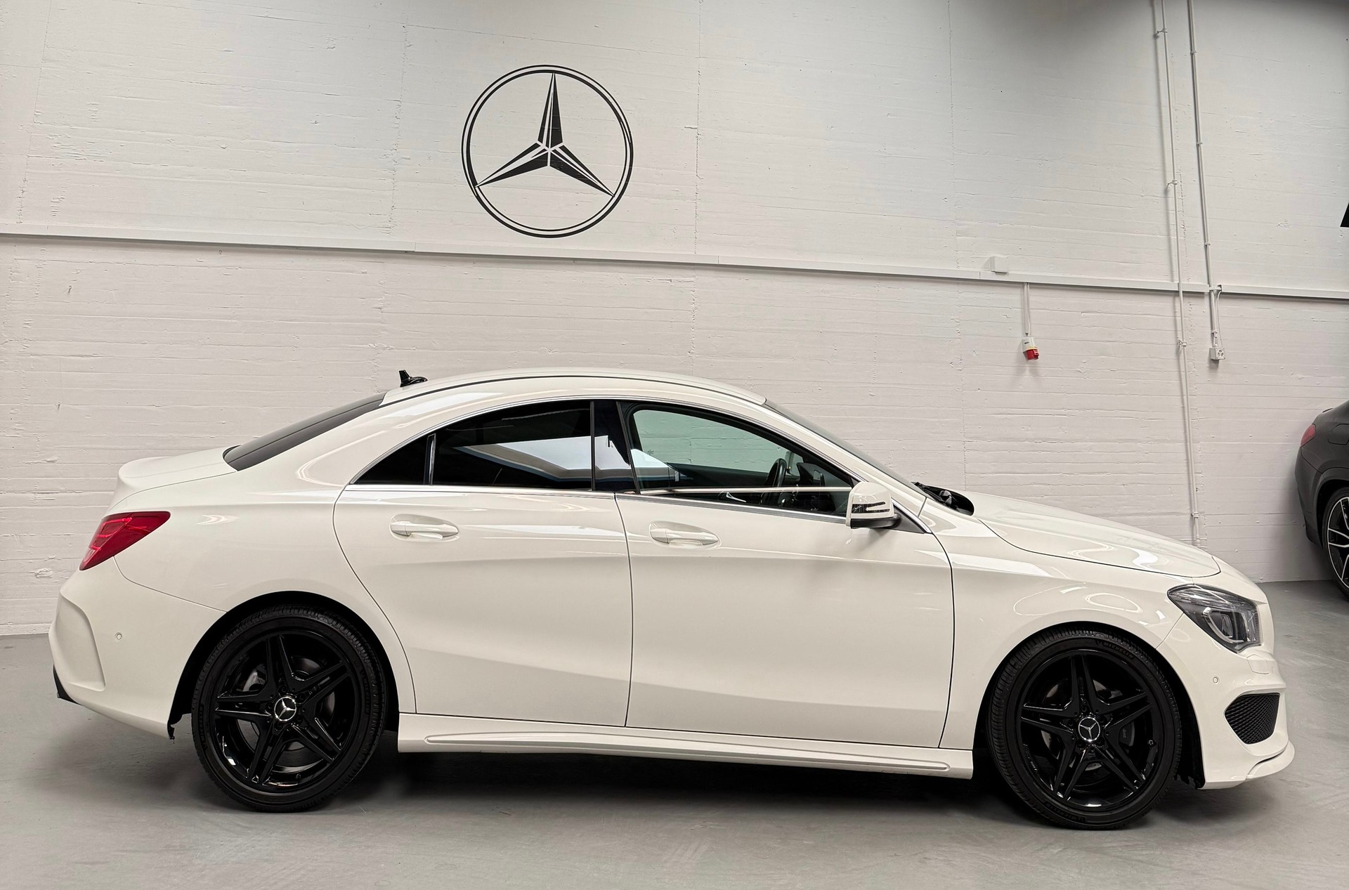 MERCEDES-BENZ CLA 200 AMG Line 7G-DCT Limited White Black Performance mit 2Jahre Garantie opt-image-5