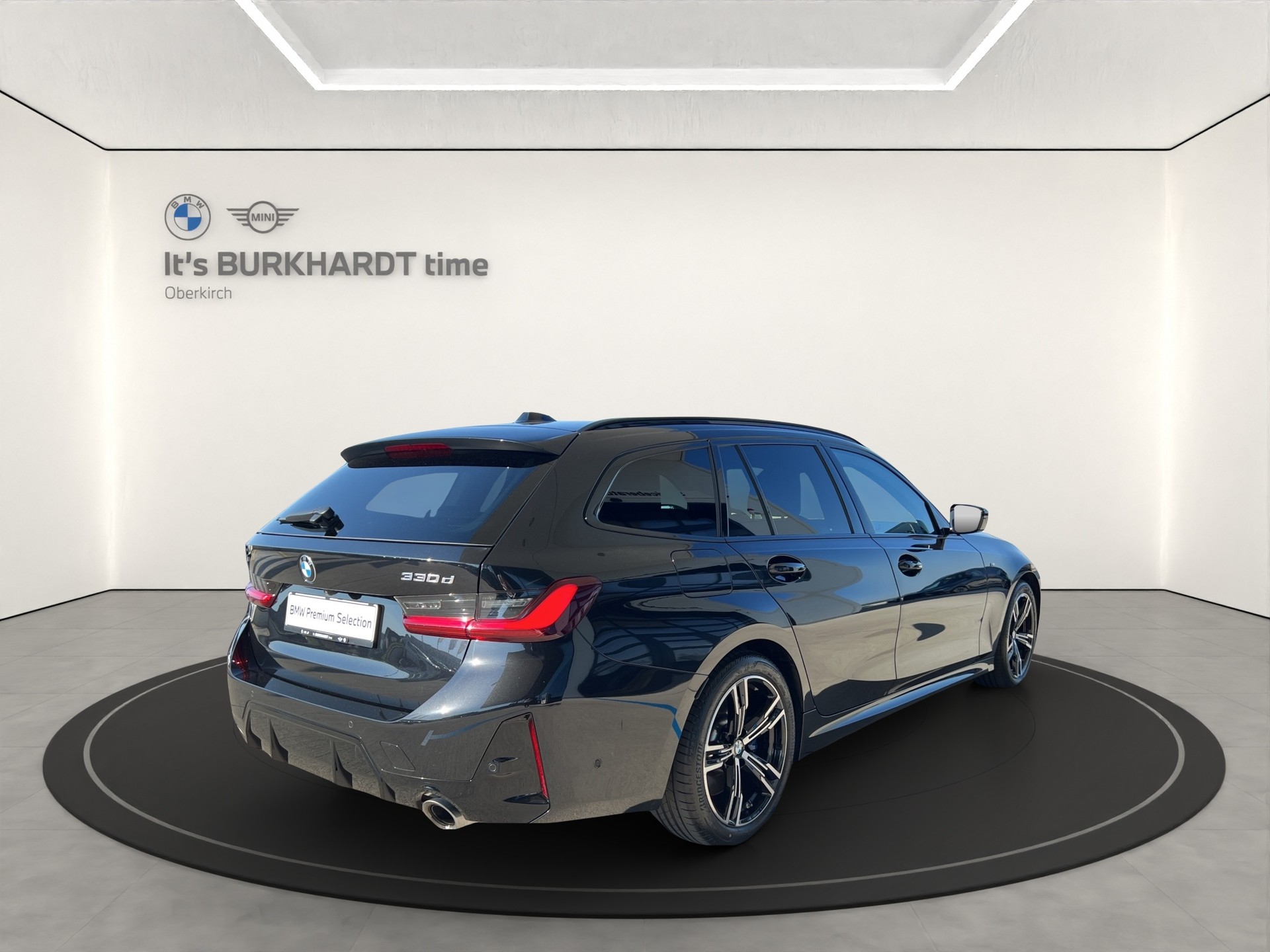 BMW 330d xDrive 48V Touring-image-4