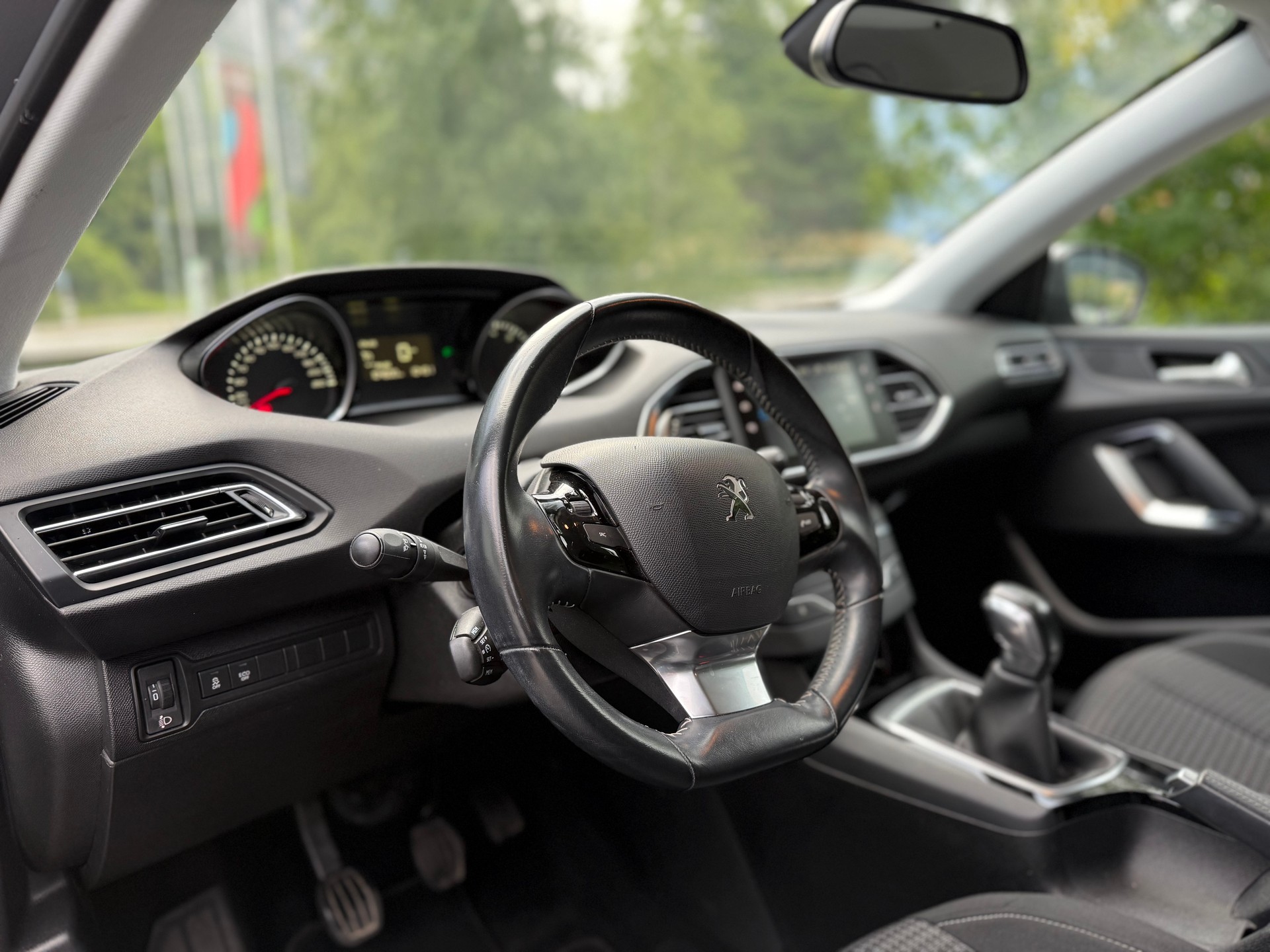 PEUGEOT 308 SW 1.2 THP Style-image-7