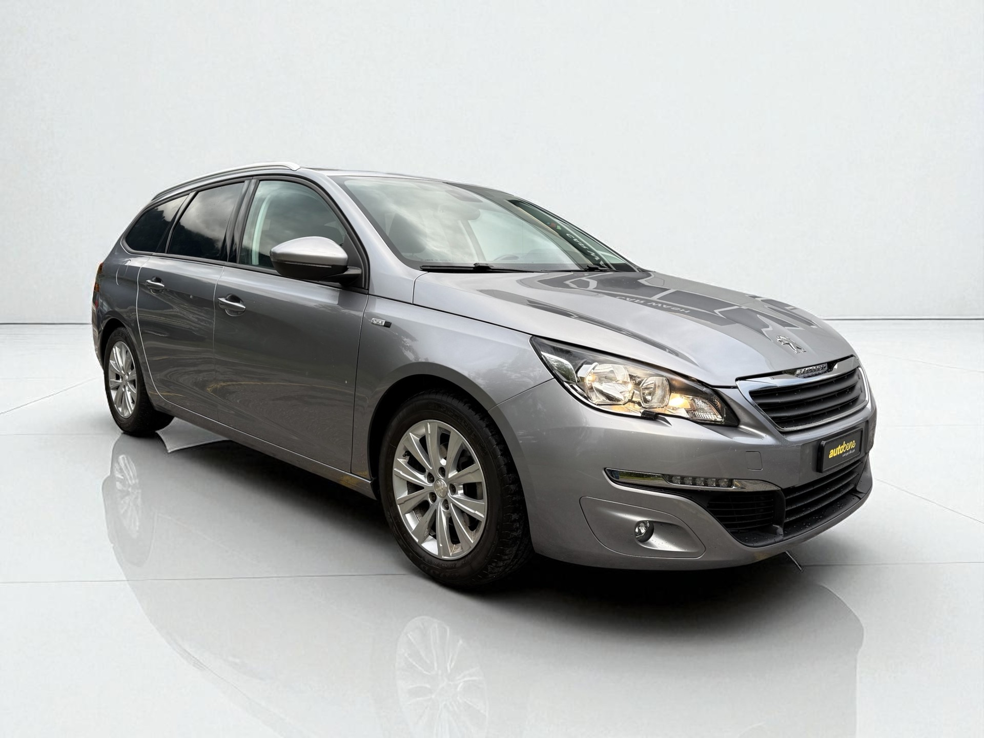 PEUGEOT 308 SW 1.2 THP Style-image-1