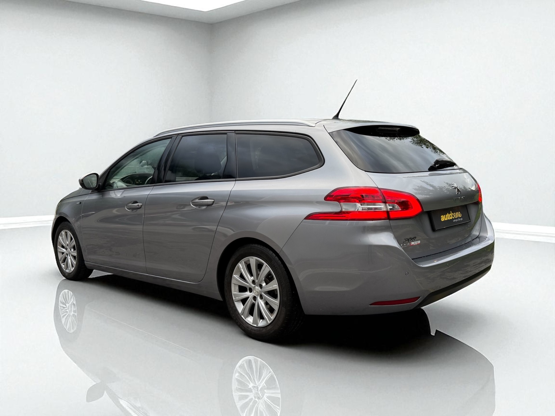 PEUGEOT 308 SW 1.2 THP Style-image-5