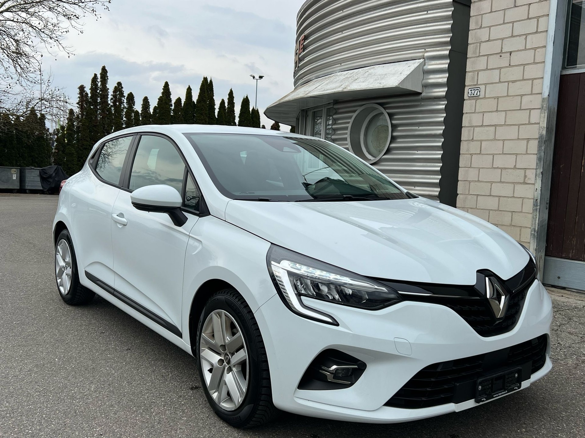 RENAULT Clio 1.0 Zen CVT-image-0