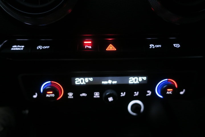 AUDI RS3 Sportback 2.5 TSI quattro S-tronic-image-14