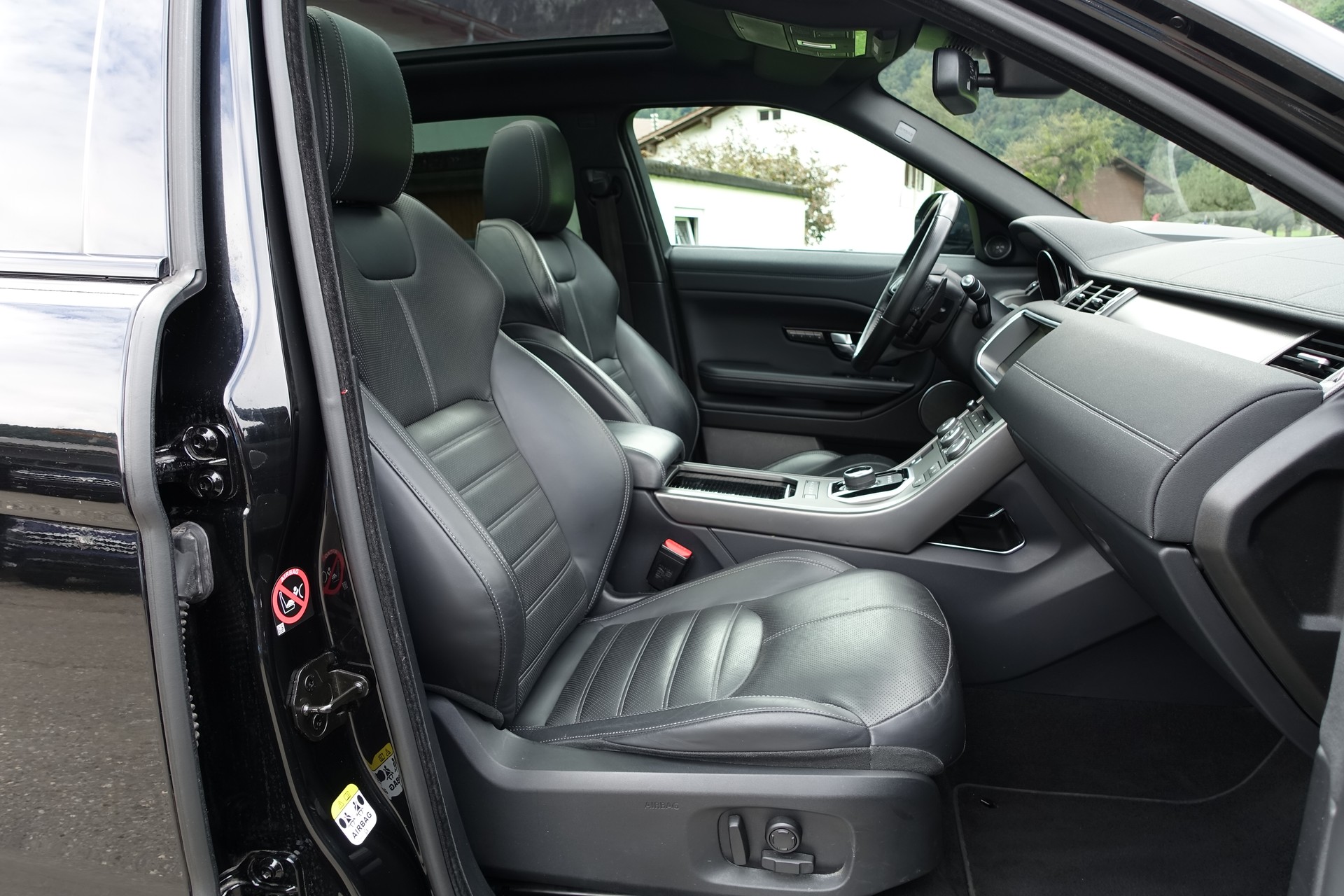 LAND ROVER Range Rover Evoque 2.0 SD4 HSE Dynamic-image-12