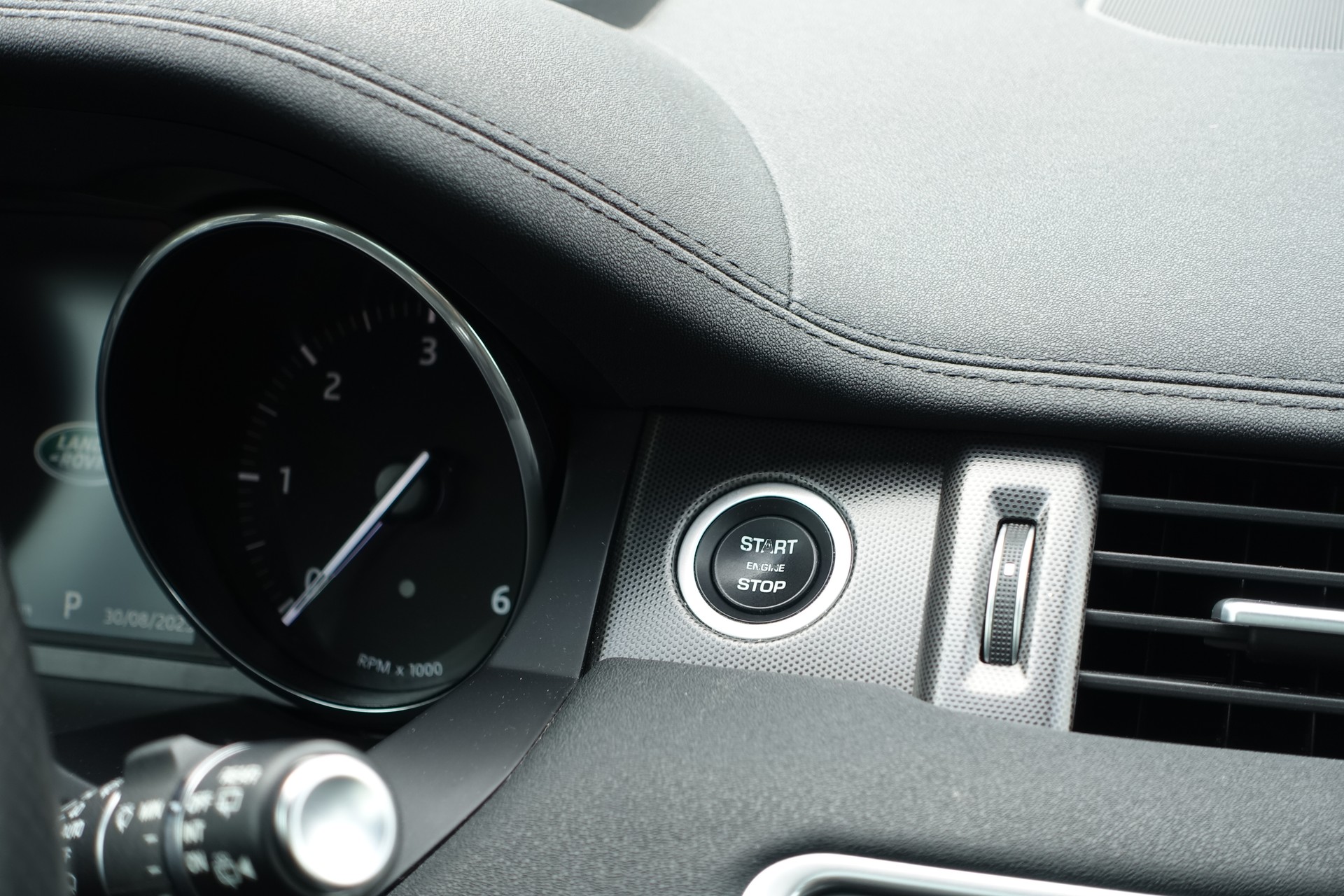 LAND ROVER Range Rover Evoque 2.0 SD4 HSE Dynamic-image-17