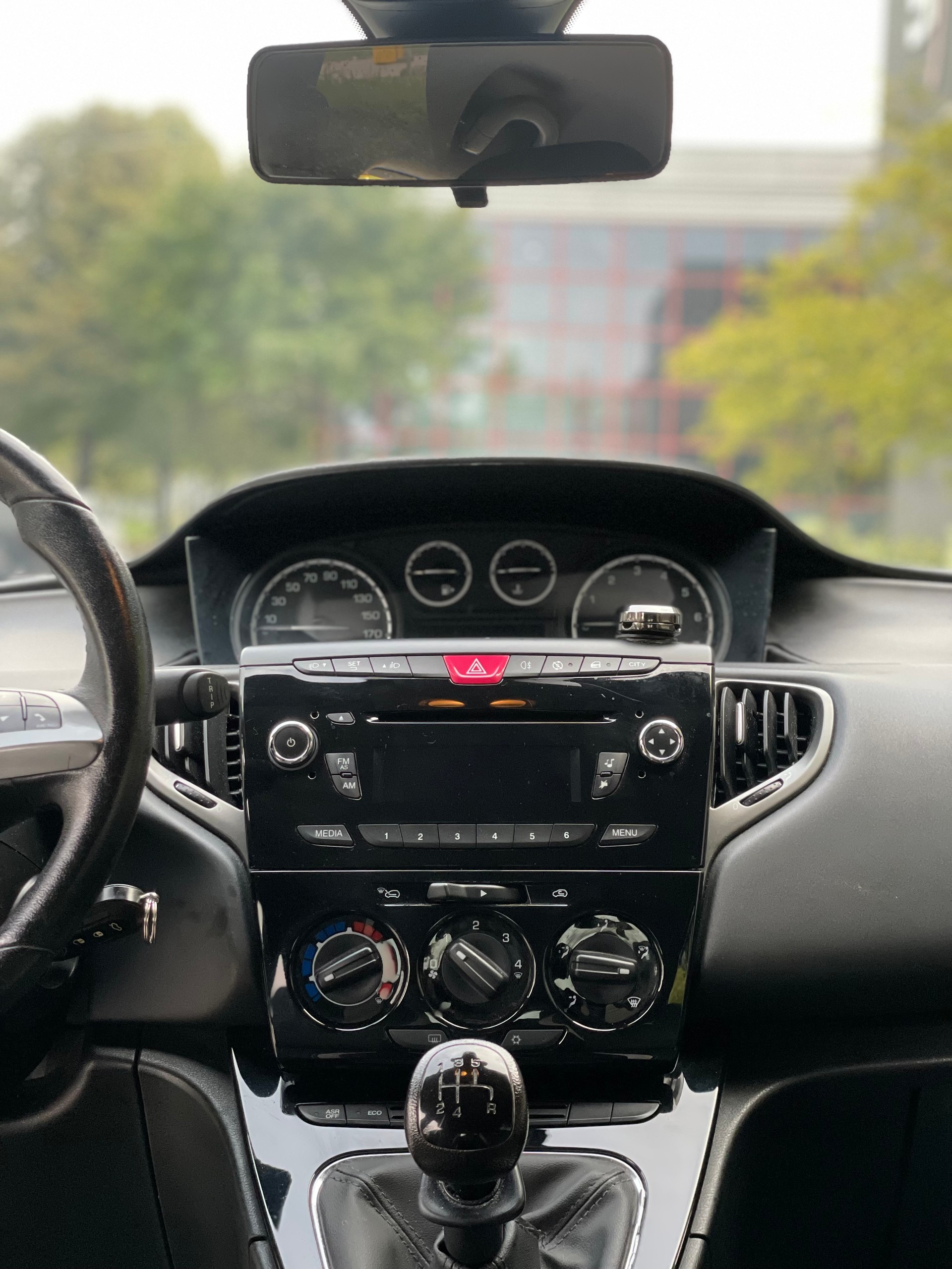 LANCIA Ypsilon 0.9 TwinAir Elefantino-image-12