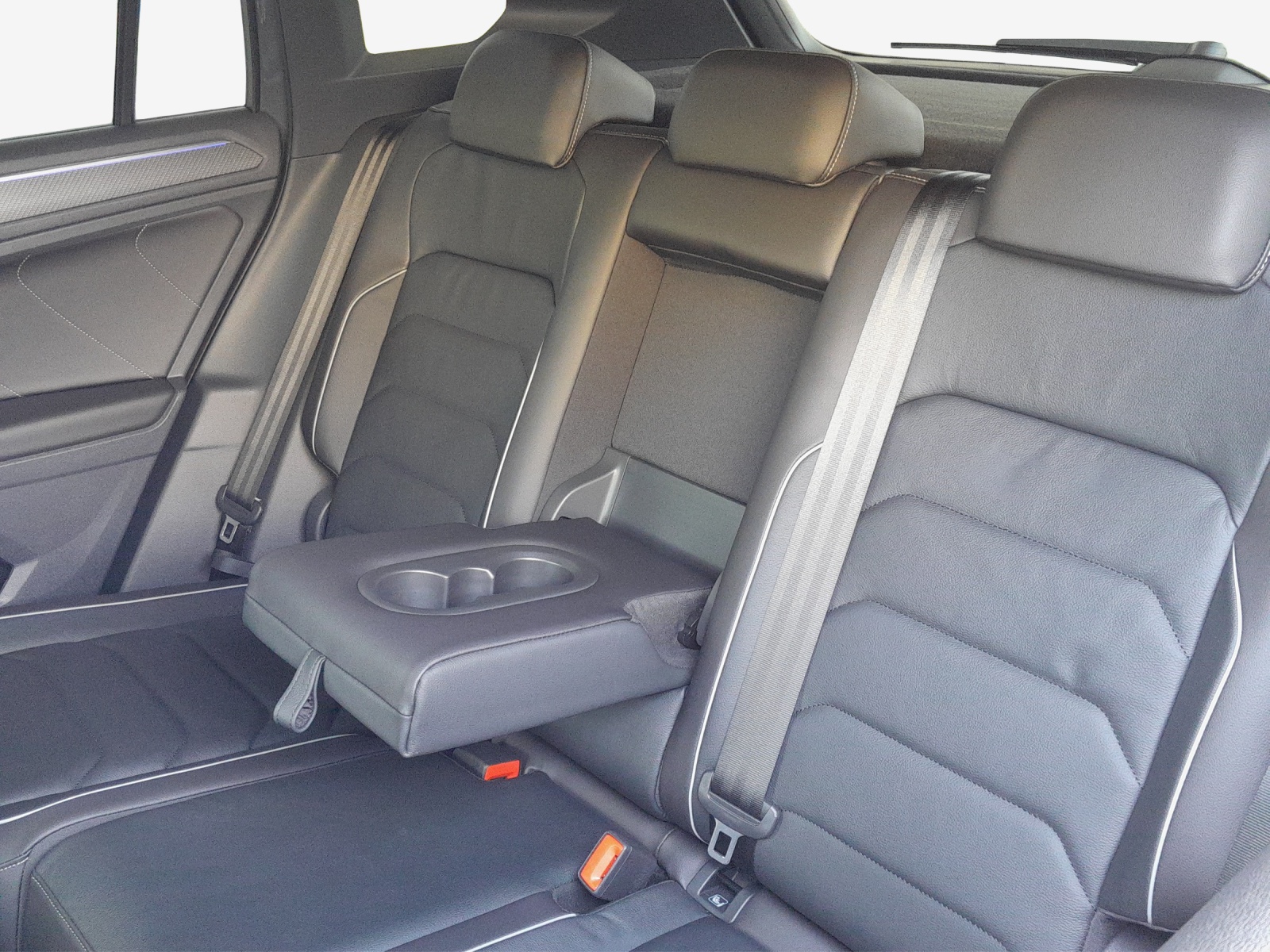 VW Tiguan 2.0 TDI SCR R-Line 4Motion DSG-image-8