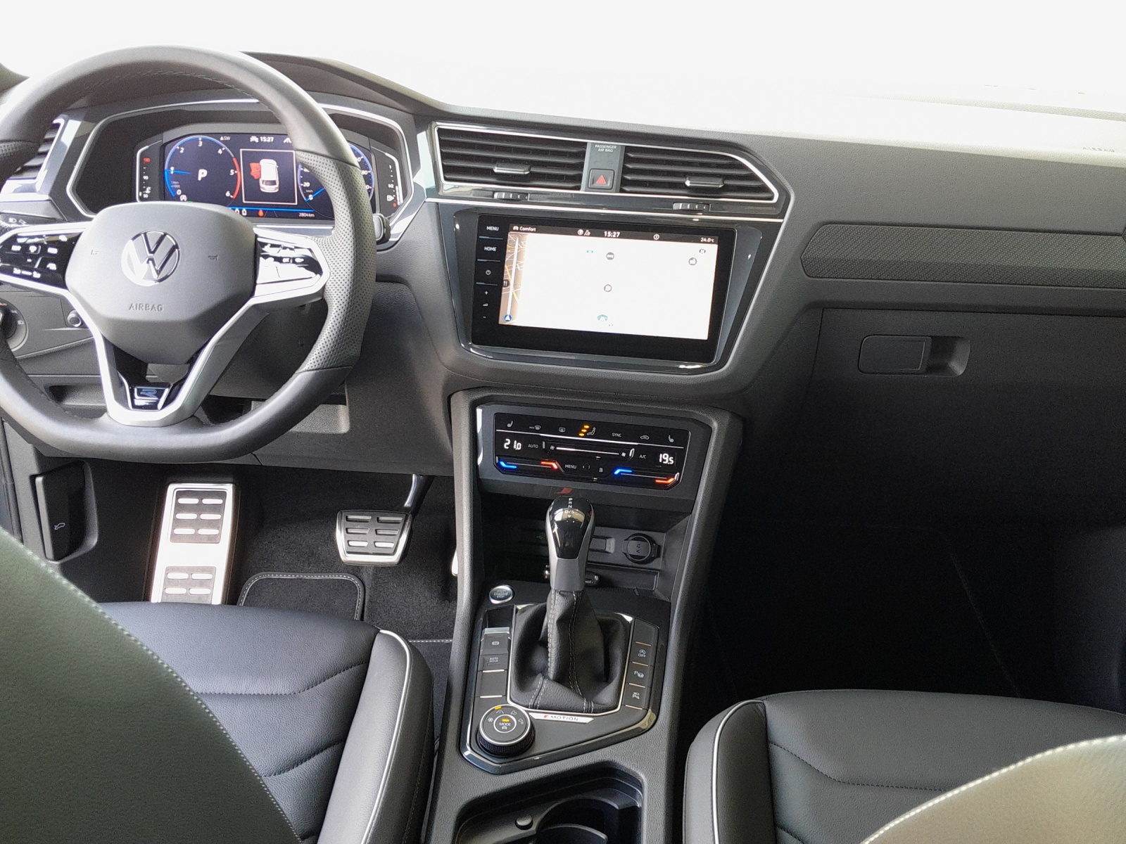 VW Tiguan 2.0 TDI SCR R-Line 4Motion DSG-image-7
