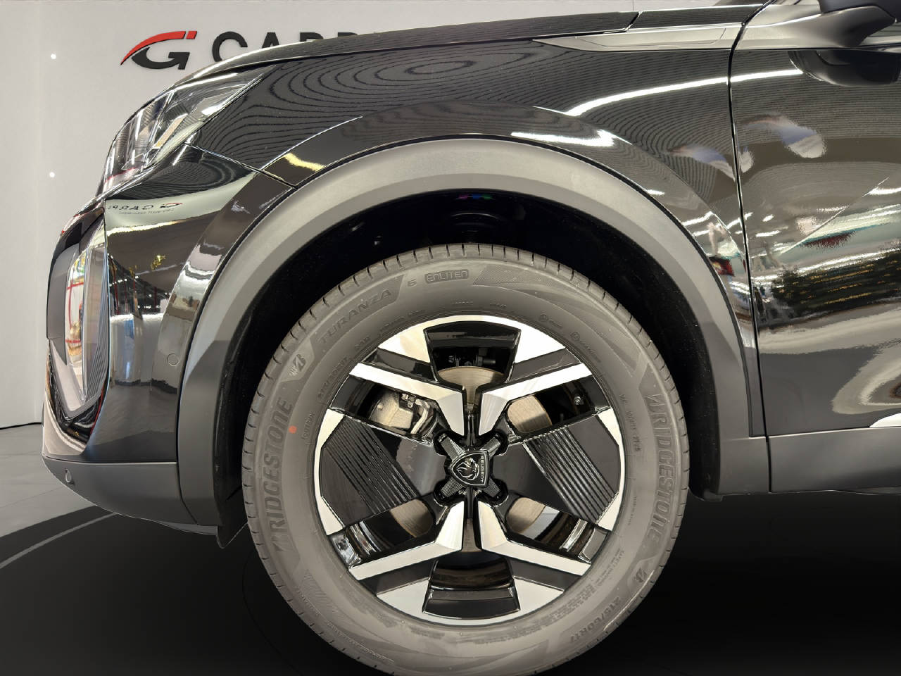 PEUGEOT 2008 1.2 Hybrid Allure-image-11