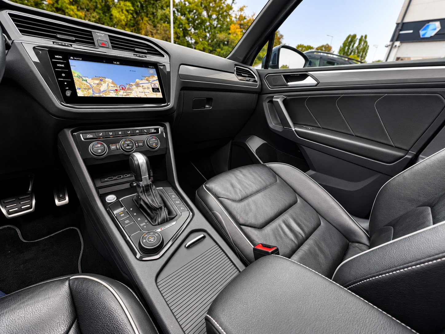 VW Tiguan Allspace 2.0TSI Highline 4Motion DSG R-Line-image-30