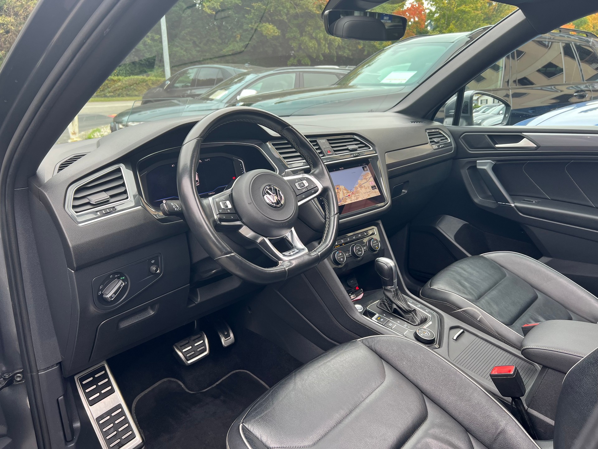 VW Tiguan Allspace 2.0TSI Highline 4Motion DSG R-Line-image-17