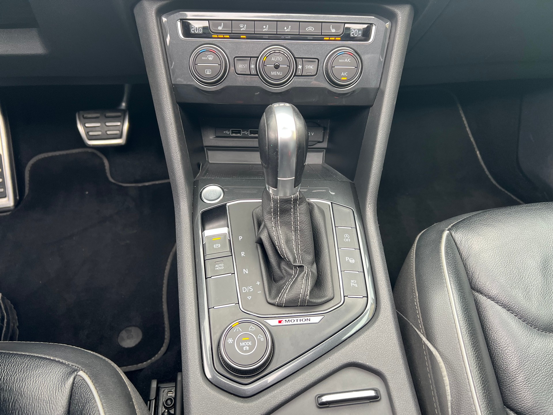 VW Tiguan Allspace 2.0TSI Highline 4Motion DSG R-Line-image-29