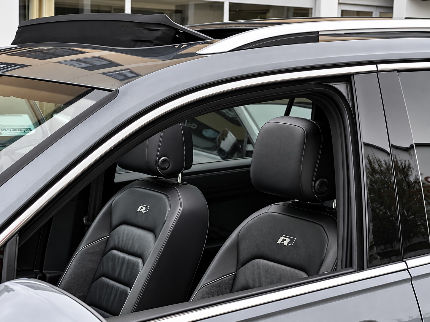 VW Tiguan Allspace 2.0TSI Highline 4Motion DSG R-Line-image-14