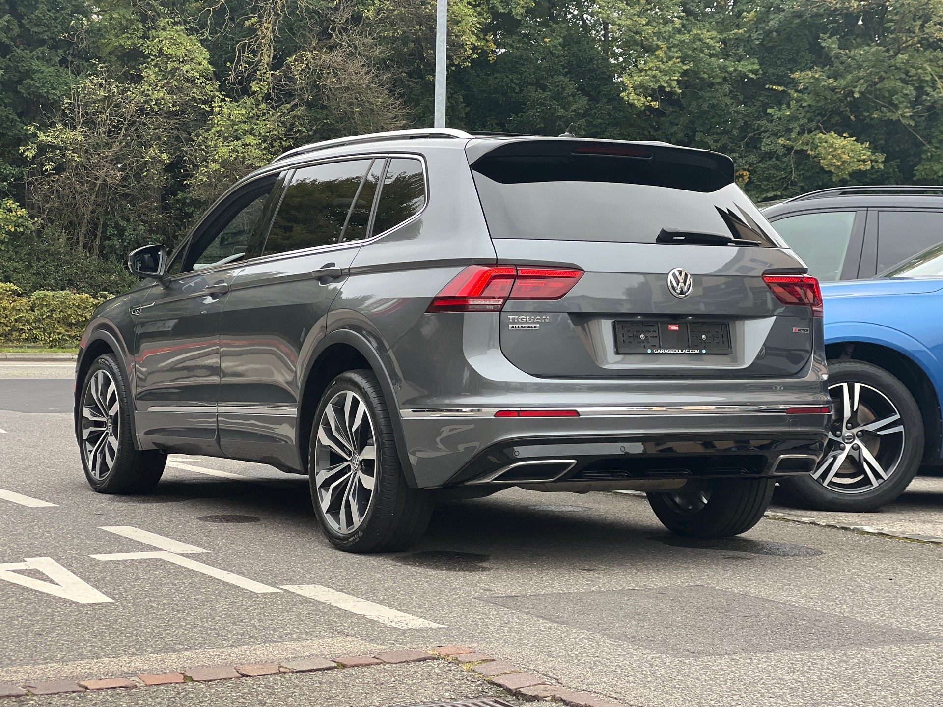 VW Tiguan Allspace 2.0TSI Highline 4Motion DSG R-Line-image-6