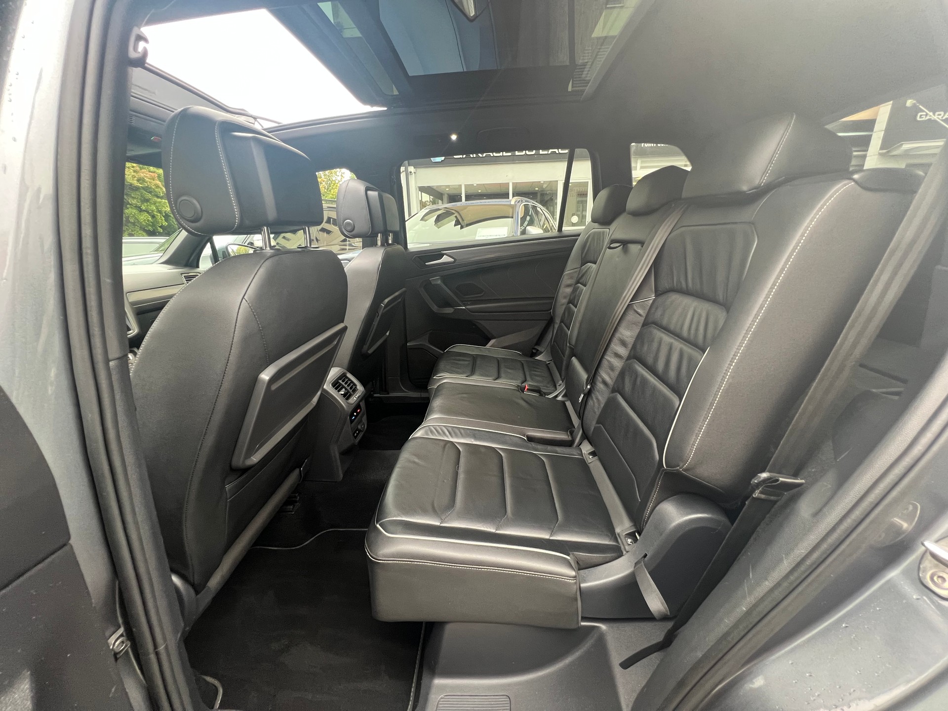 VW Tiguan Allspace 2.0TSI Highline 4Motion DSG R-Line-image-12