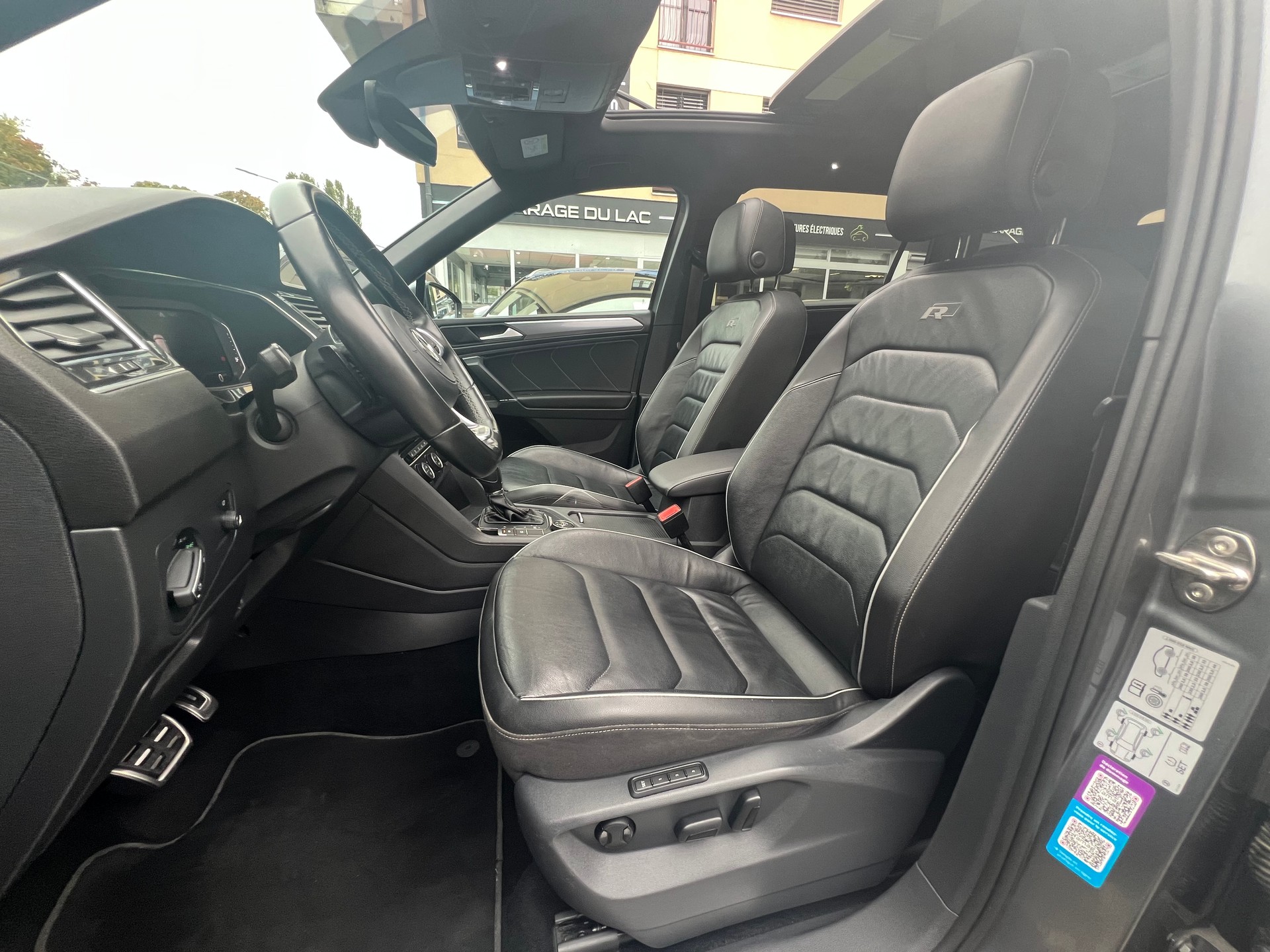 VW Tiguan Allspace 2.0TSI Highline 4Motion DSG R-Line-image-15