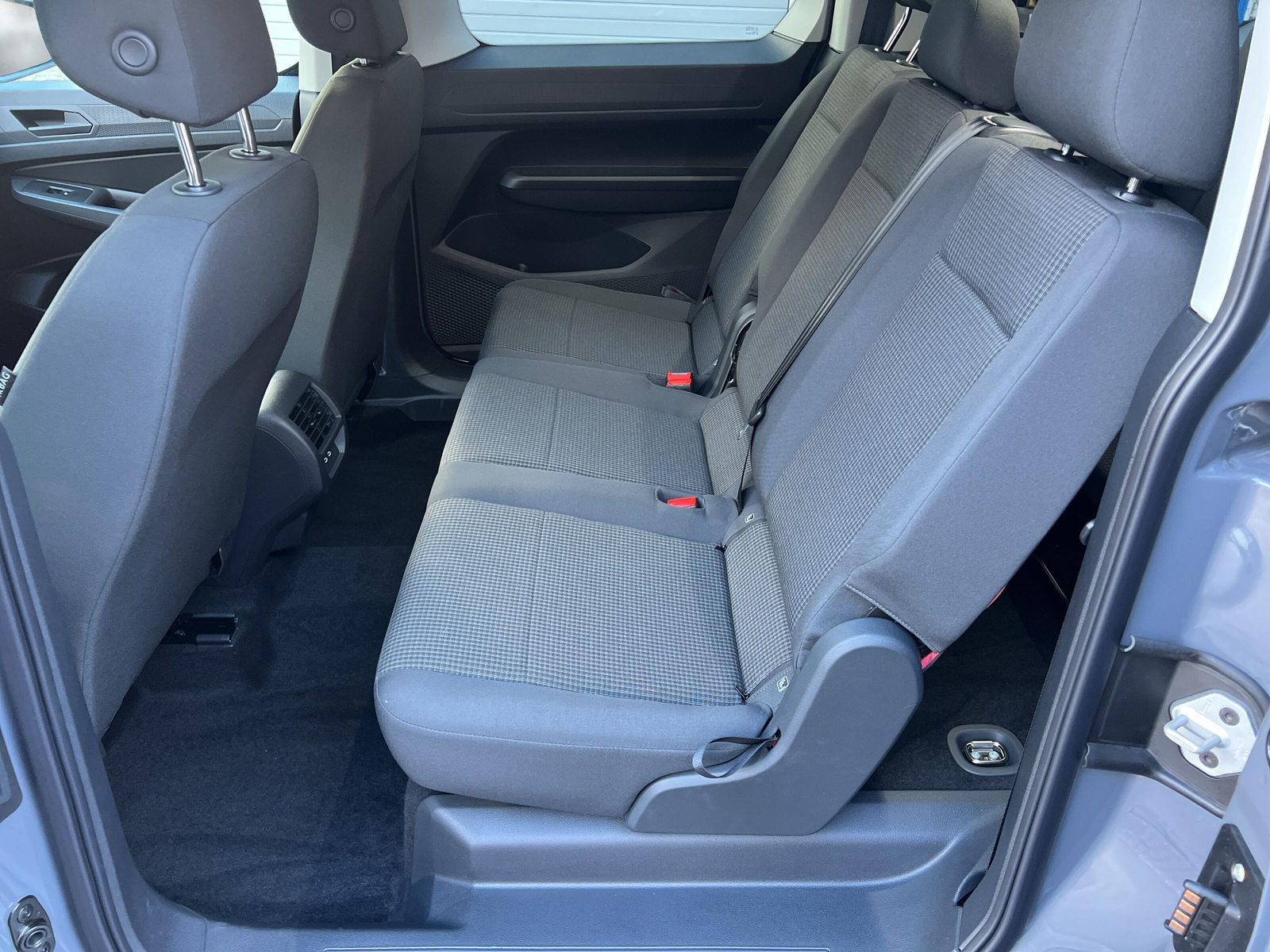VW Caddy Maxi 2.0 TDI 4Motion-image-16
