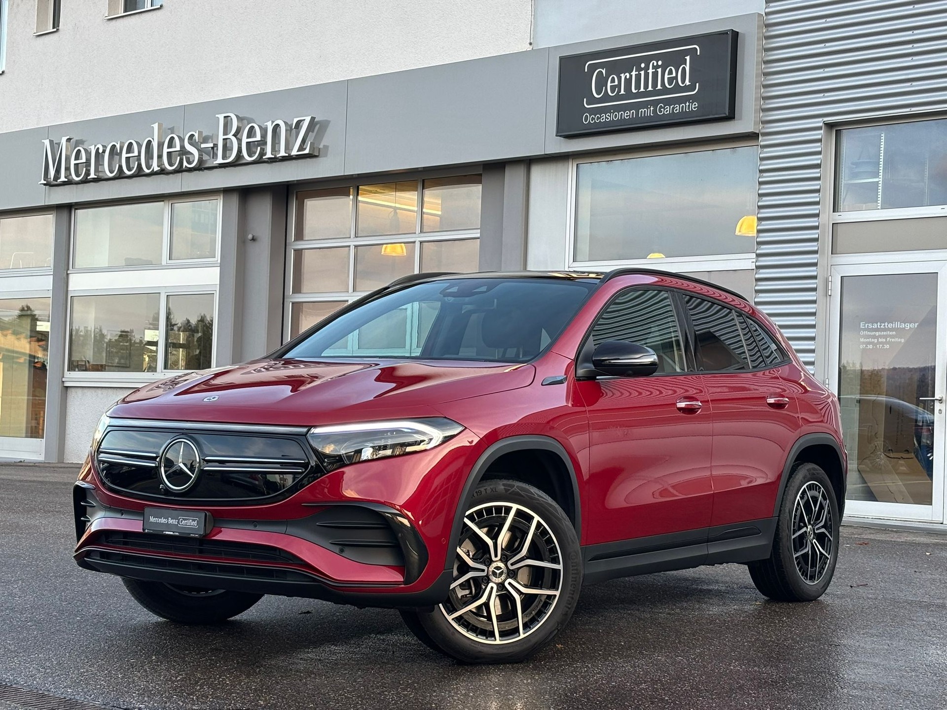 MERCEDES-BENZ EQA 350 AMG-Line 4Matic-image-1