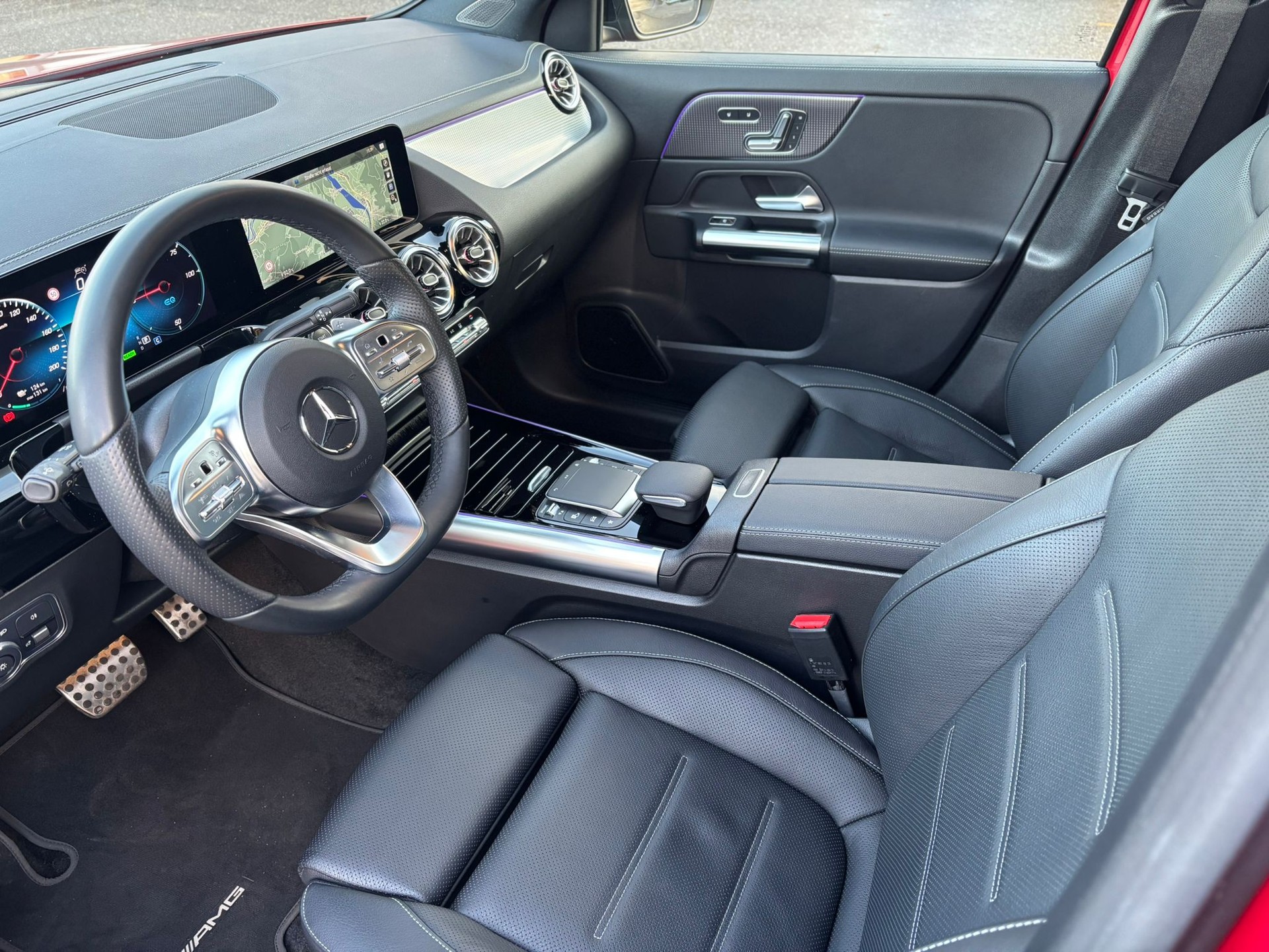 MERCEDES-BENZ EQA 350 AMG-Line 4Matic-image-5