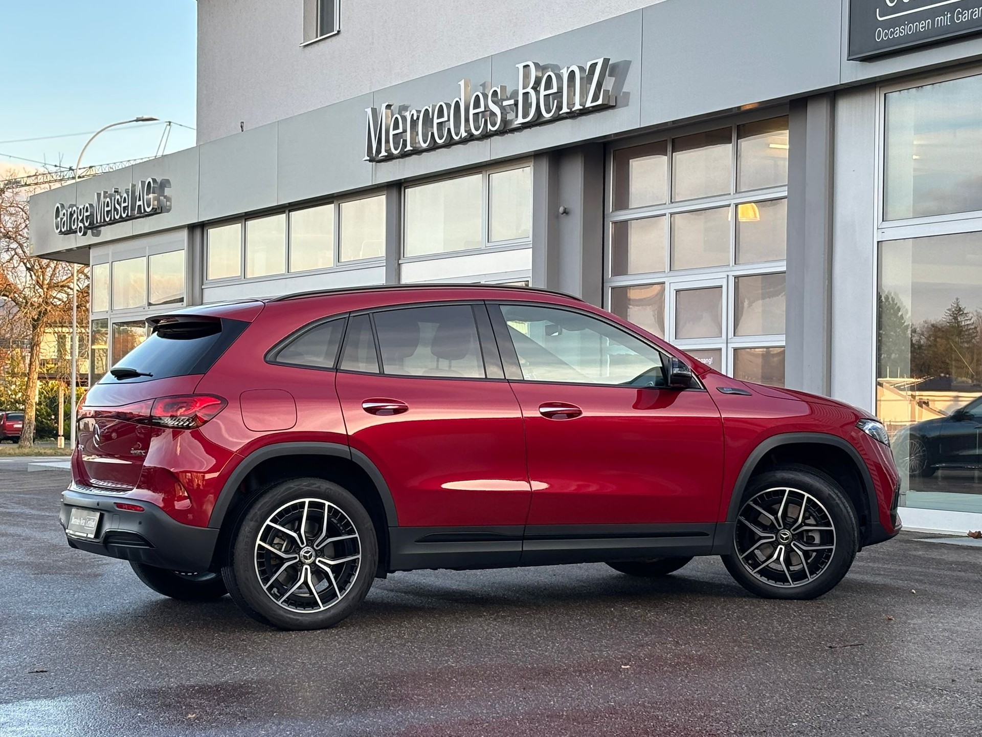 MERCEDES-BENZ EQA 350 AMG-Line 4Matic-image-2