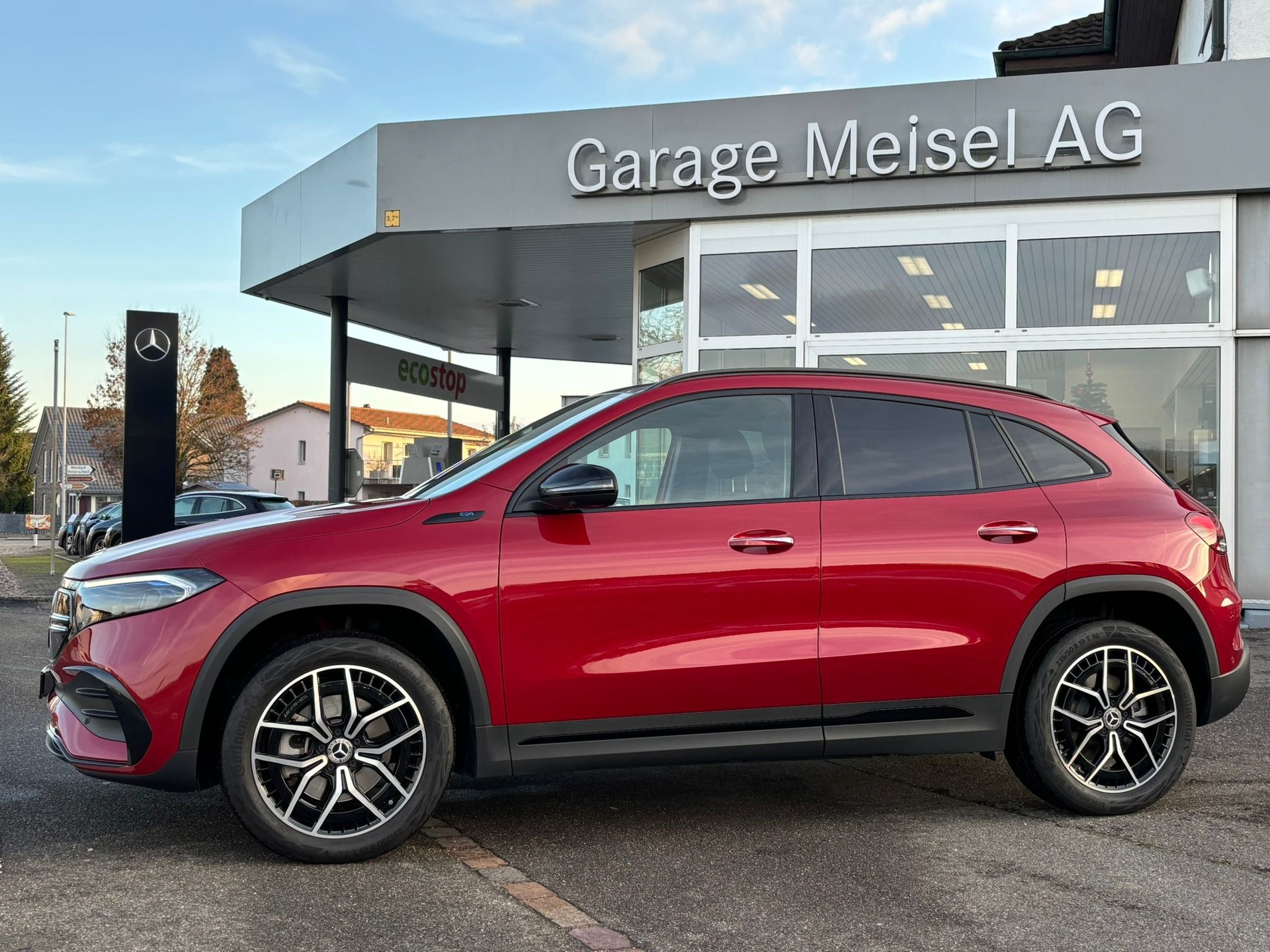 MERCEDES-BENZ EQA 350 AMG-Line 4Matic-image-4