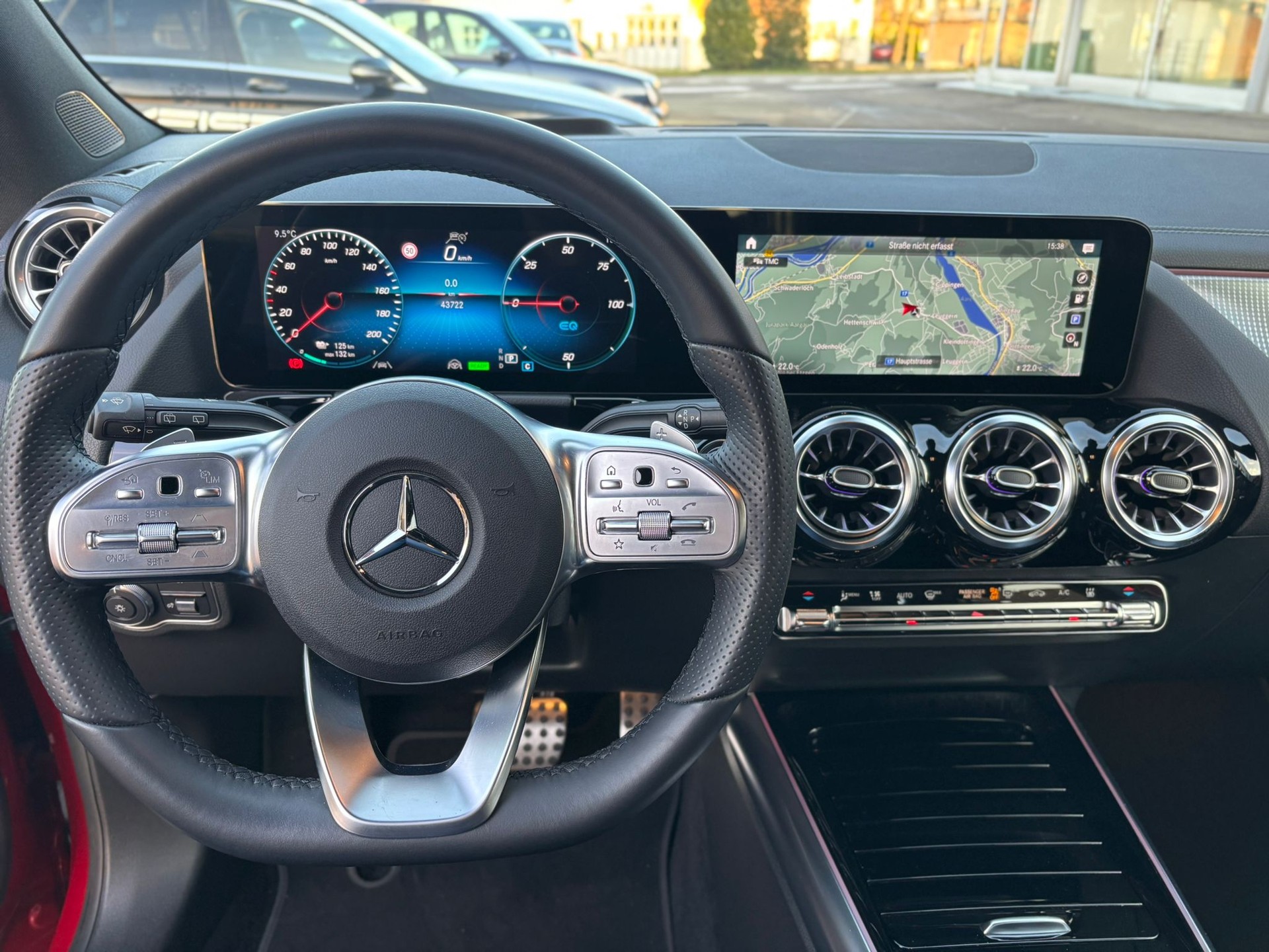 MERCEDES-BENZ EQA 350 AMG-Line 4Matic-image-10