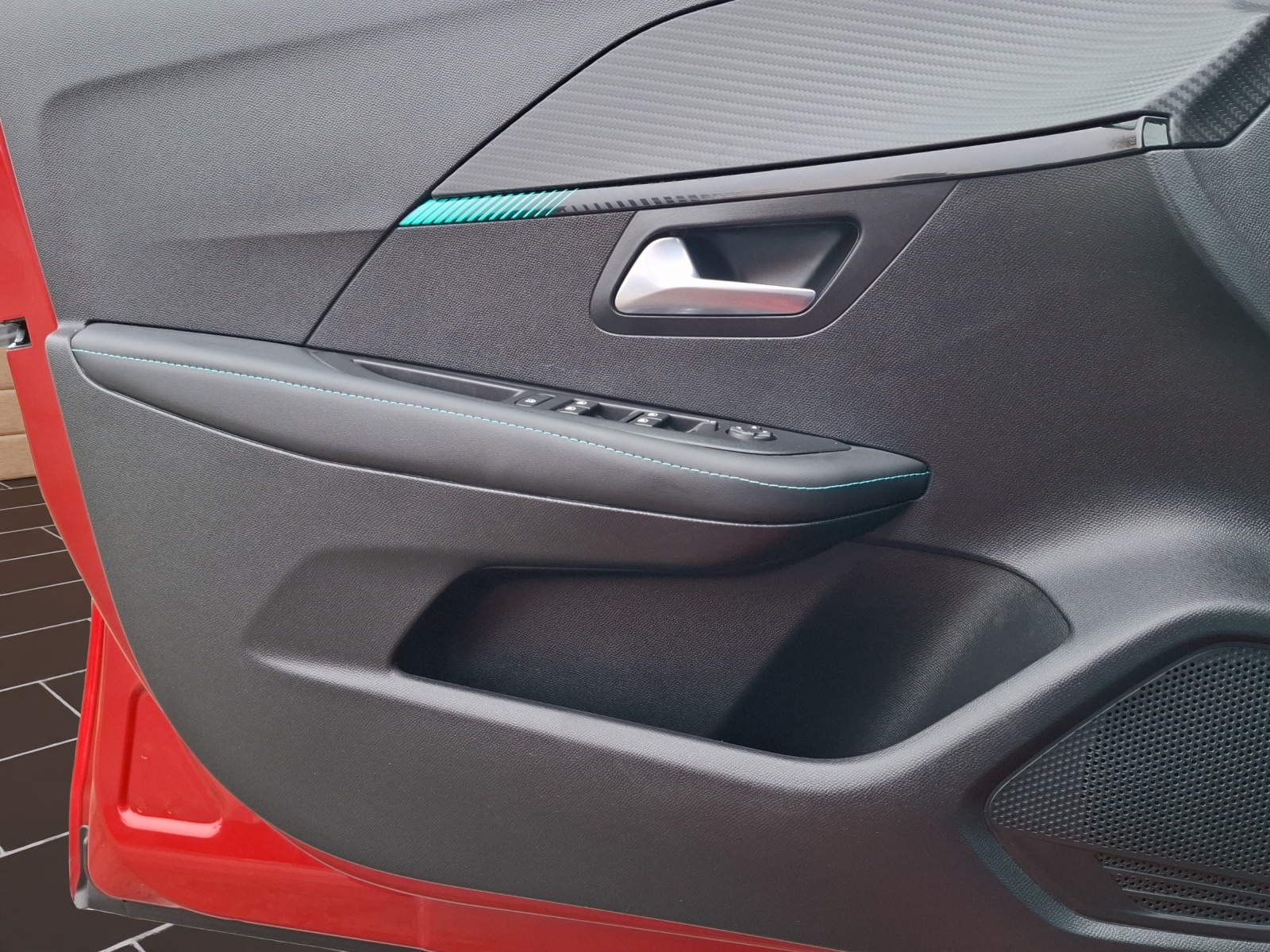 PEUGEOT 208 Elektrik Allure Pack-image-12