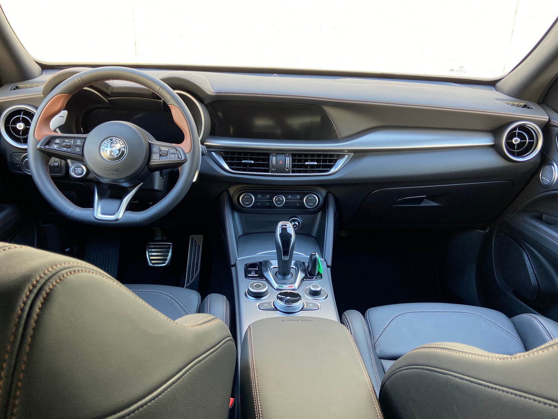 ALFA ROMEO Stelvio 2.0 Intensa Sky Q4 AT8-image-5
