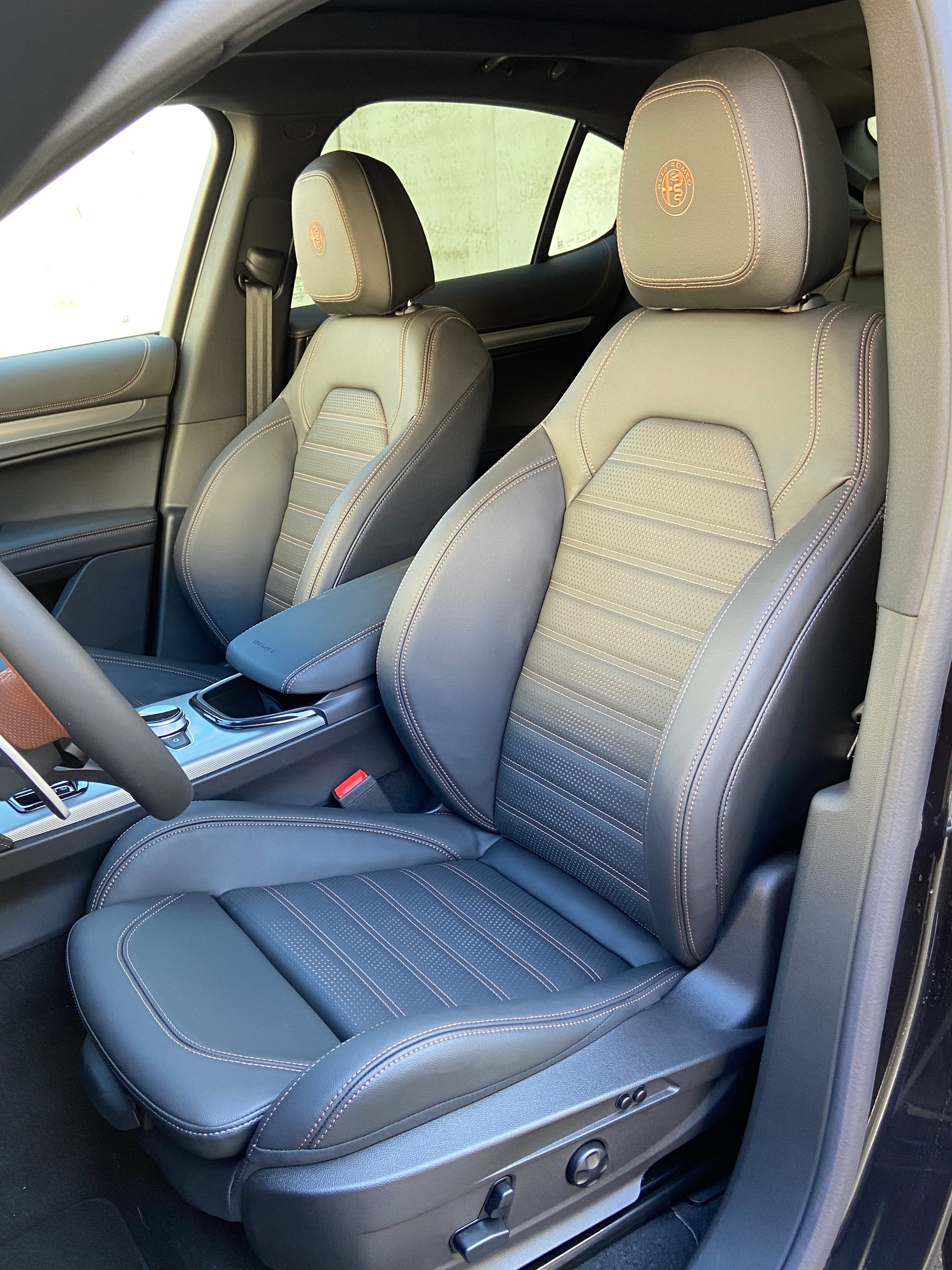 ALFA ROMEO Stelvio 2.0 Intensa Sky Q4 AT8-image-6