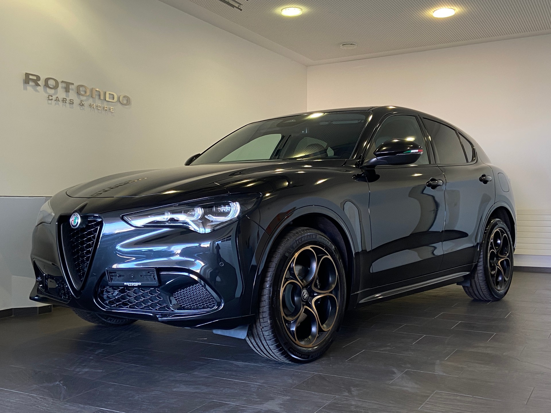 ALFA ROMEO Stelvio 2.0 Intensa Sky Q4 AT8