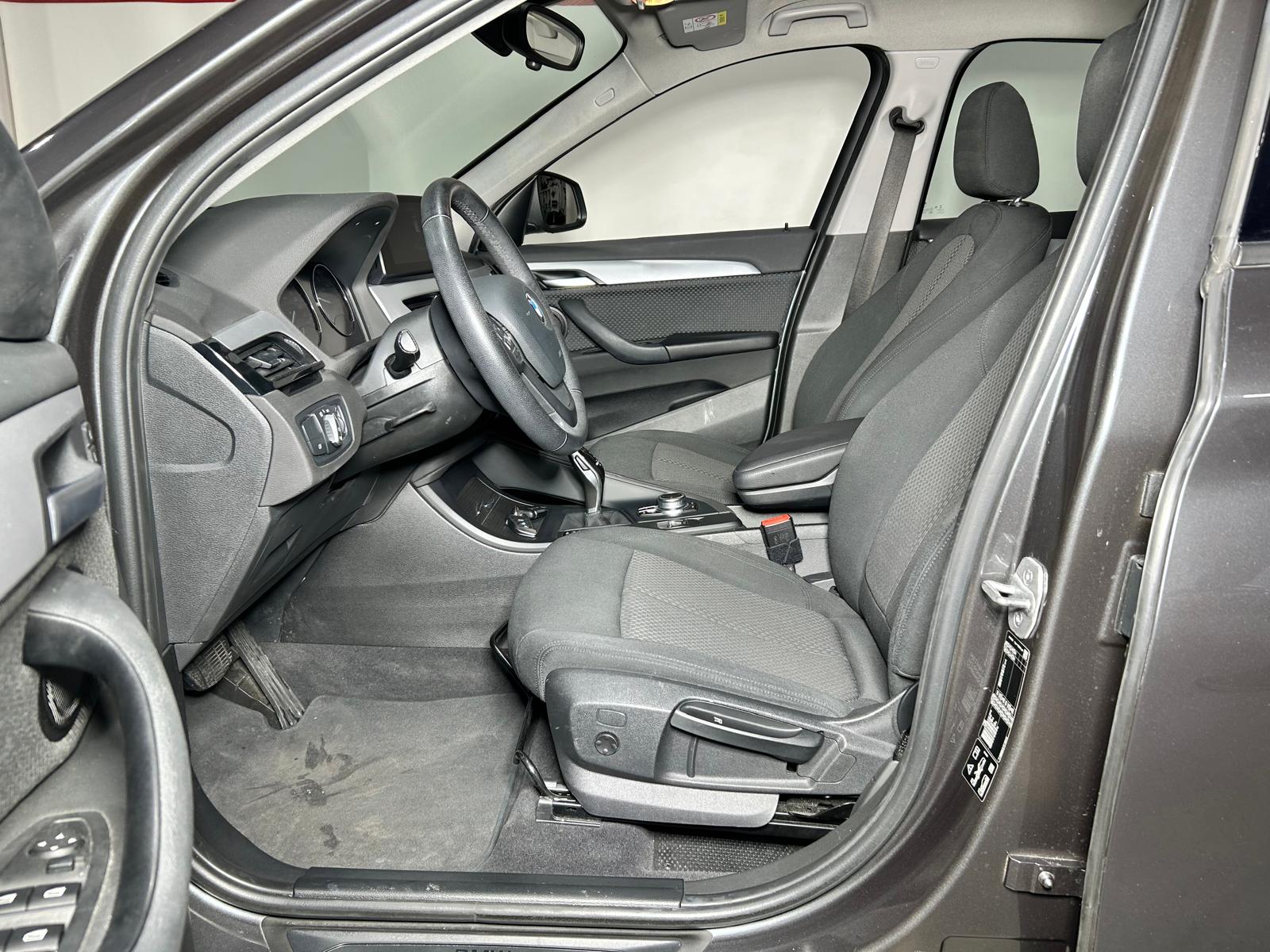 BMW X1 18d xDrive CH FAHRZEUG-image-8