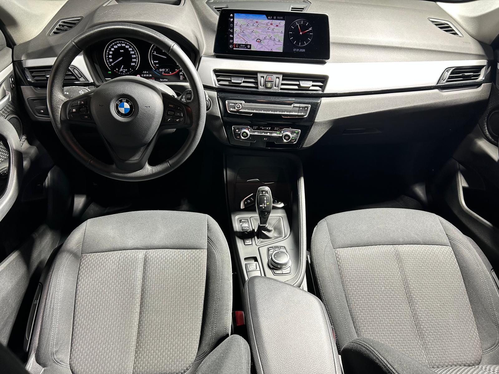 BMW X1 18d xDrive CH FAHRZEUG-image-15