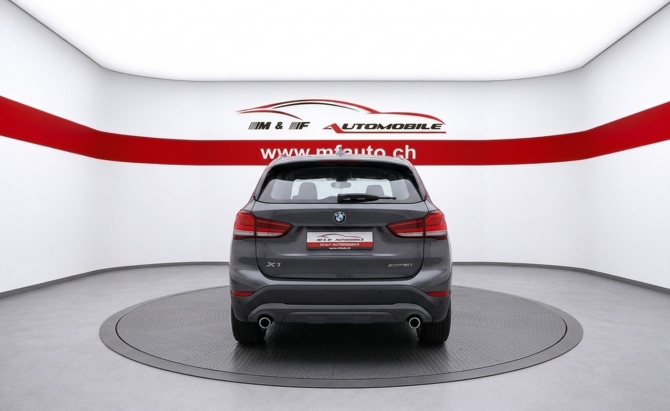 BMW X1 18d xDrive CH FAHRZEUG-image-4