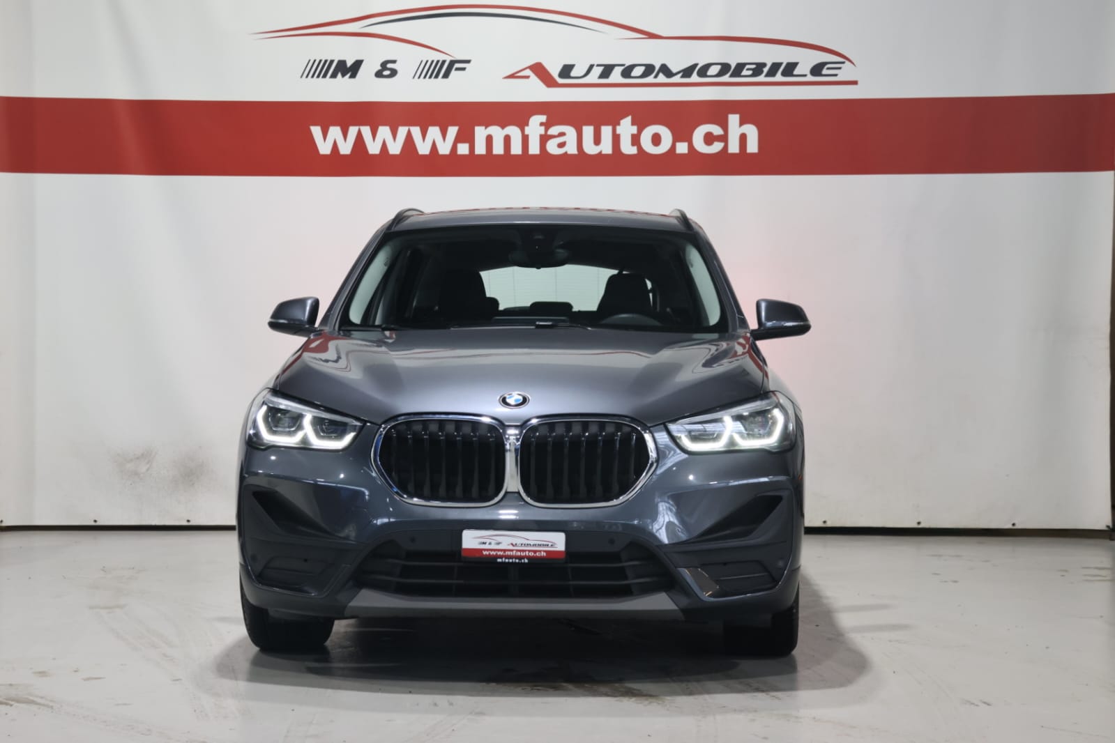 BMW X1 18d xDrive CH FAHRZEUG-image-2