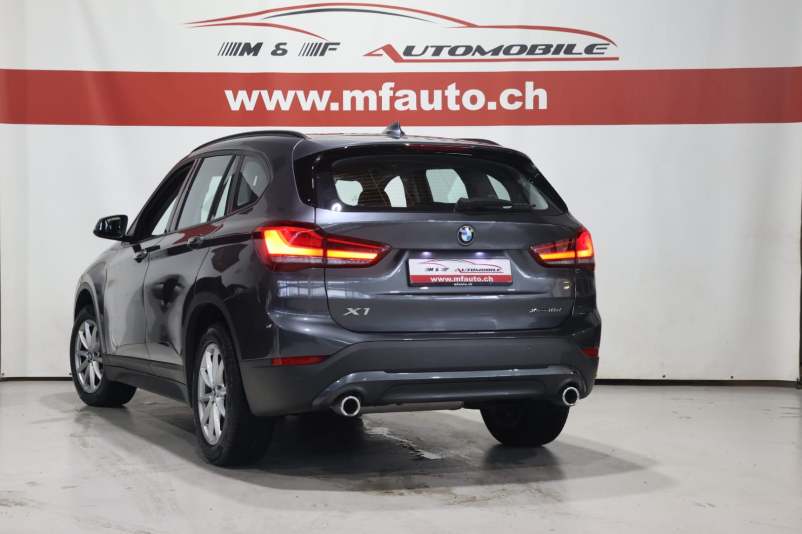 BMW X1 18d xDrive CH FAHRZEUG-image-5