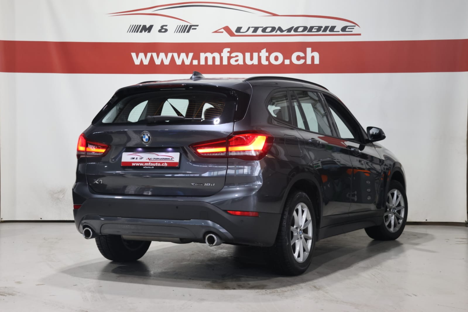 BMW X1 18d xDrive CH FAHRZEUG-image-7