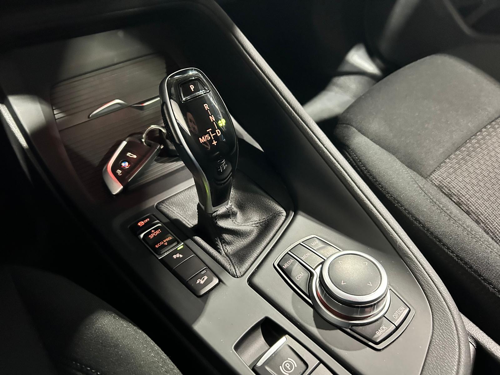 BMW X1 18d xDrive CH FAHRZEUG-image-18