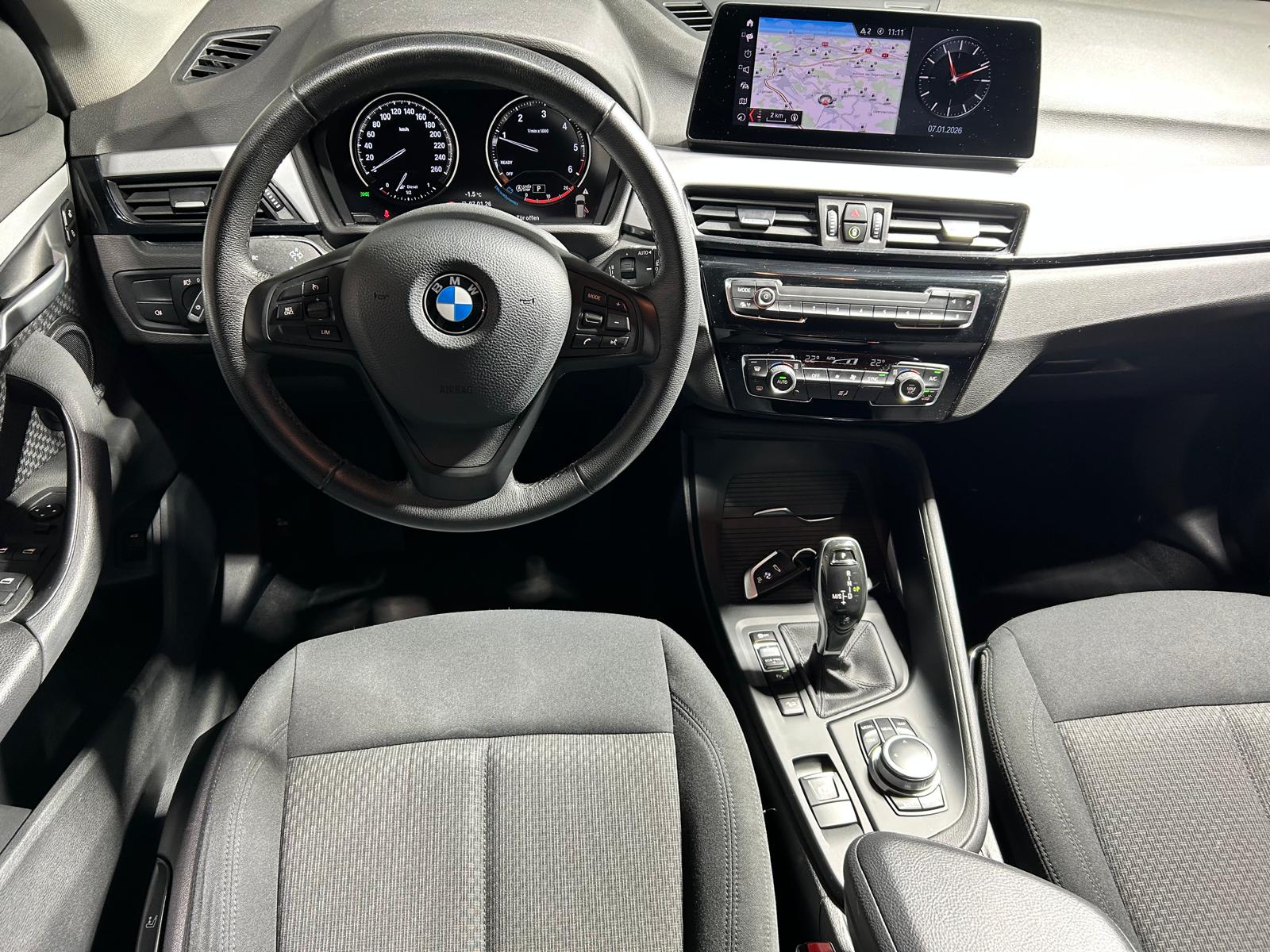 BMW X1 18d xDrive CH FAHRZEUG-image-14