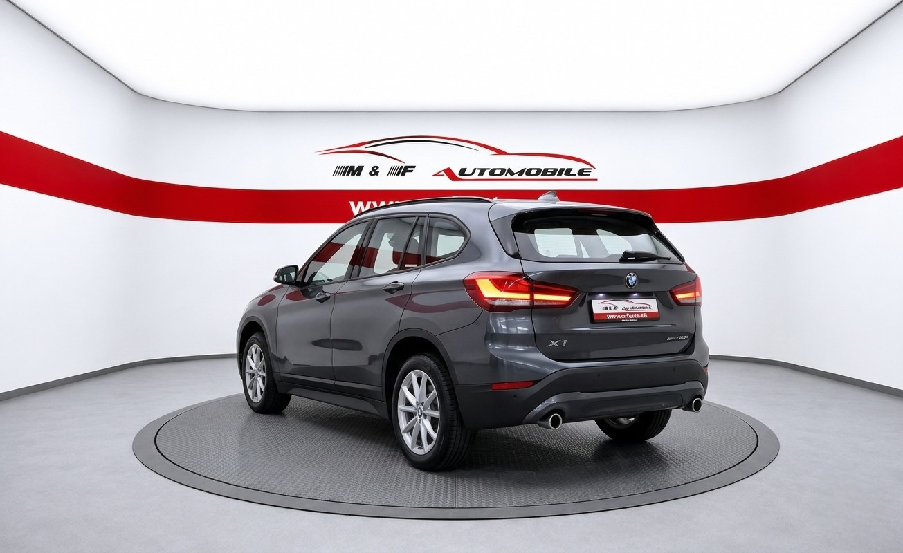 BMW X1 18d xDrive CH FAHRZEUG-image-3