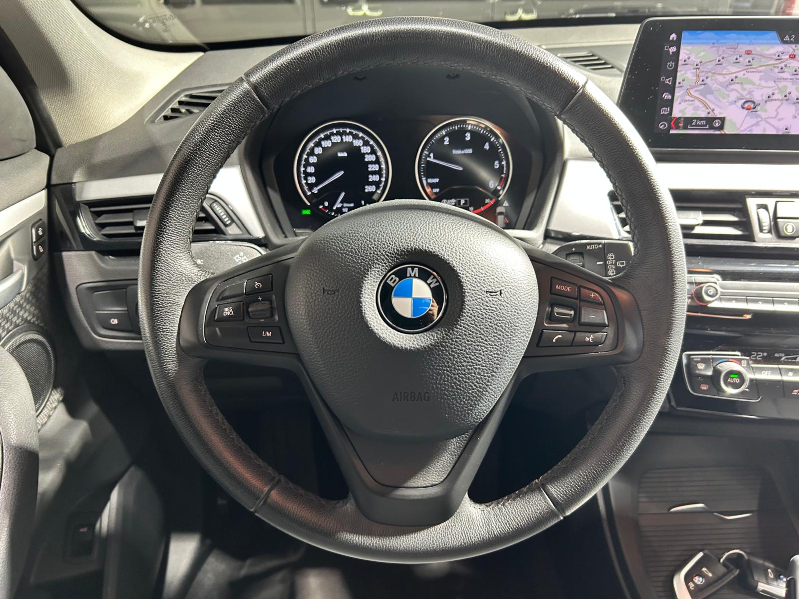BMW X1 18d xDrive CH FAHRZEUG-image-13