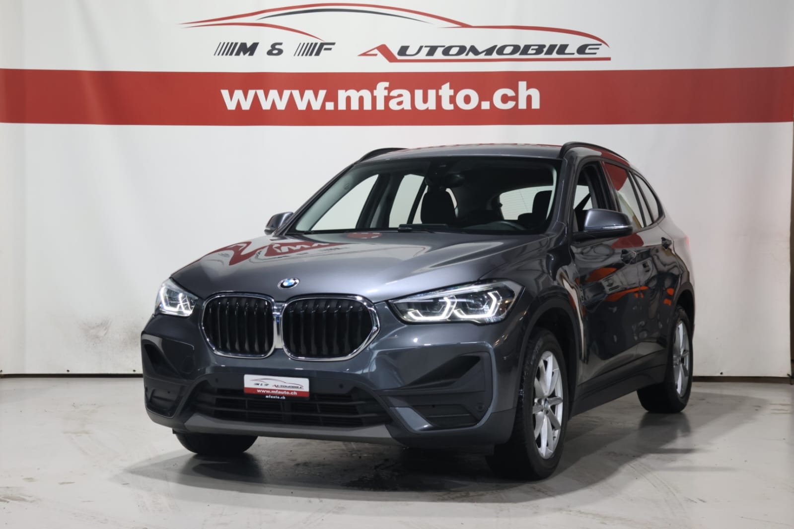 BMW X1 18d xDrive CH FAHRZEUG-image-0