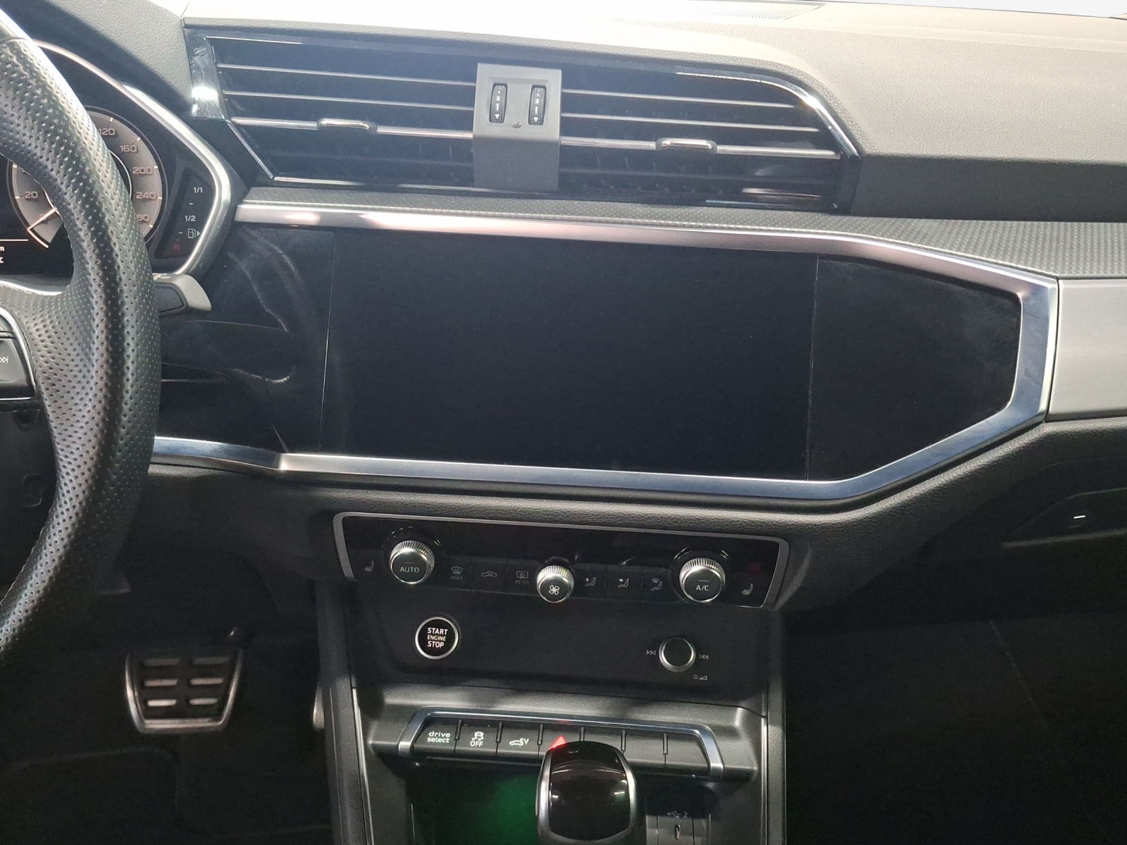 AUDI Q3 Sportback 45 TFSI e S line Attraction S-tronic-image-11