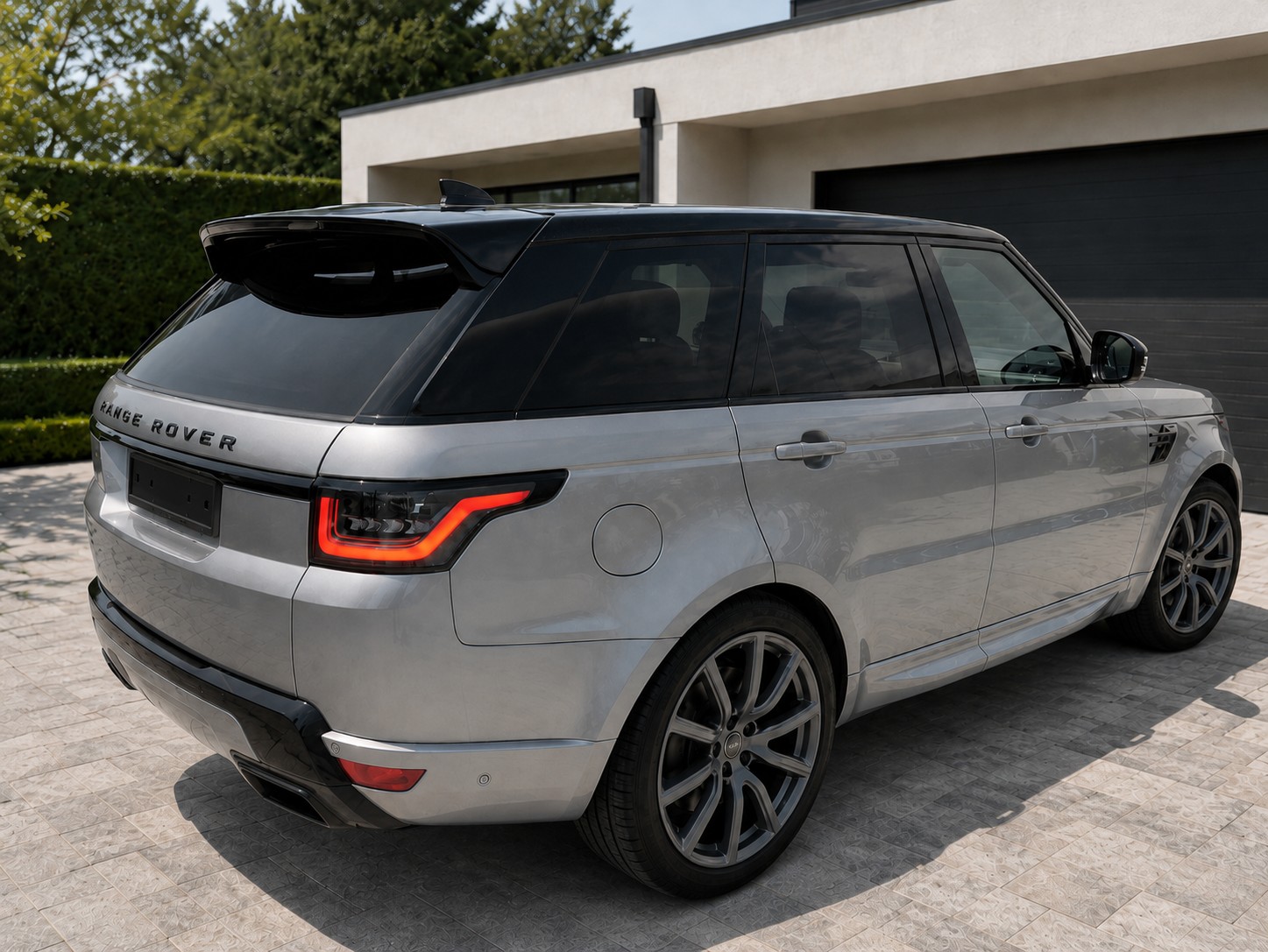 LAND ROVER Range Rover Sport 3.0 SDV6 HSE Dynamic Automatic-image-1