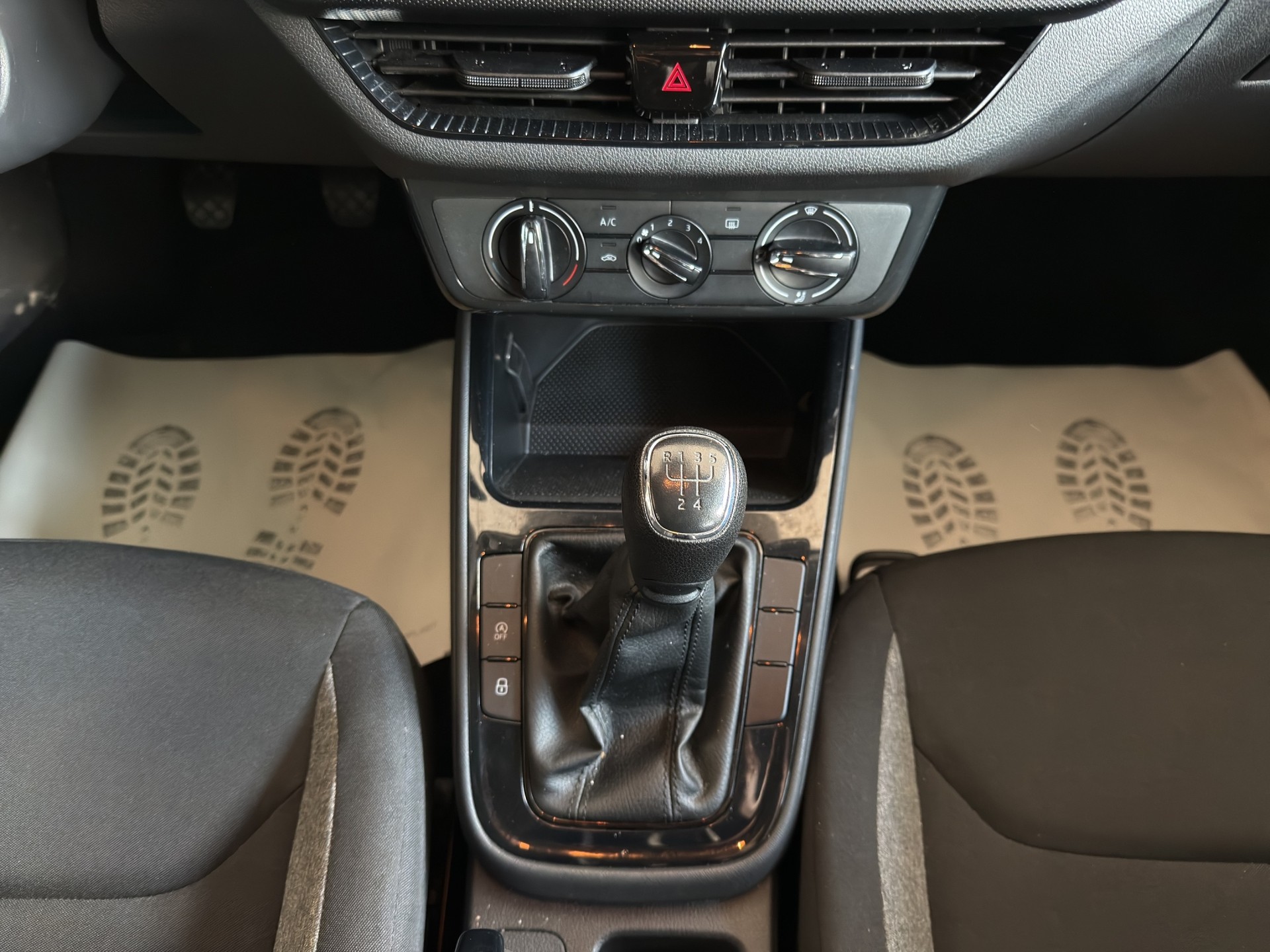 SKODA Fabia 1.0 MPI Active-image-10