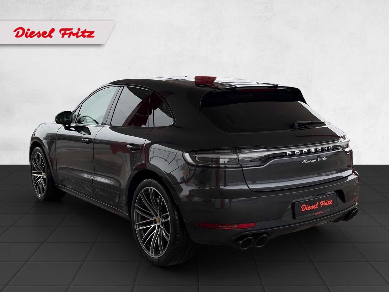PORSCHE Macan Turbo PDK-showroom-element-2