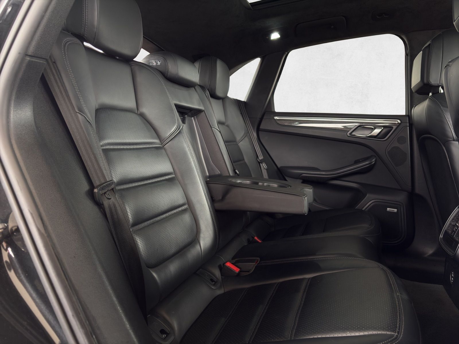 PORSCHE Macan Turbo PDK-image-17