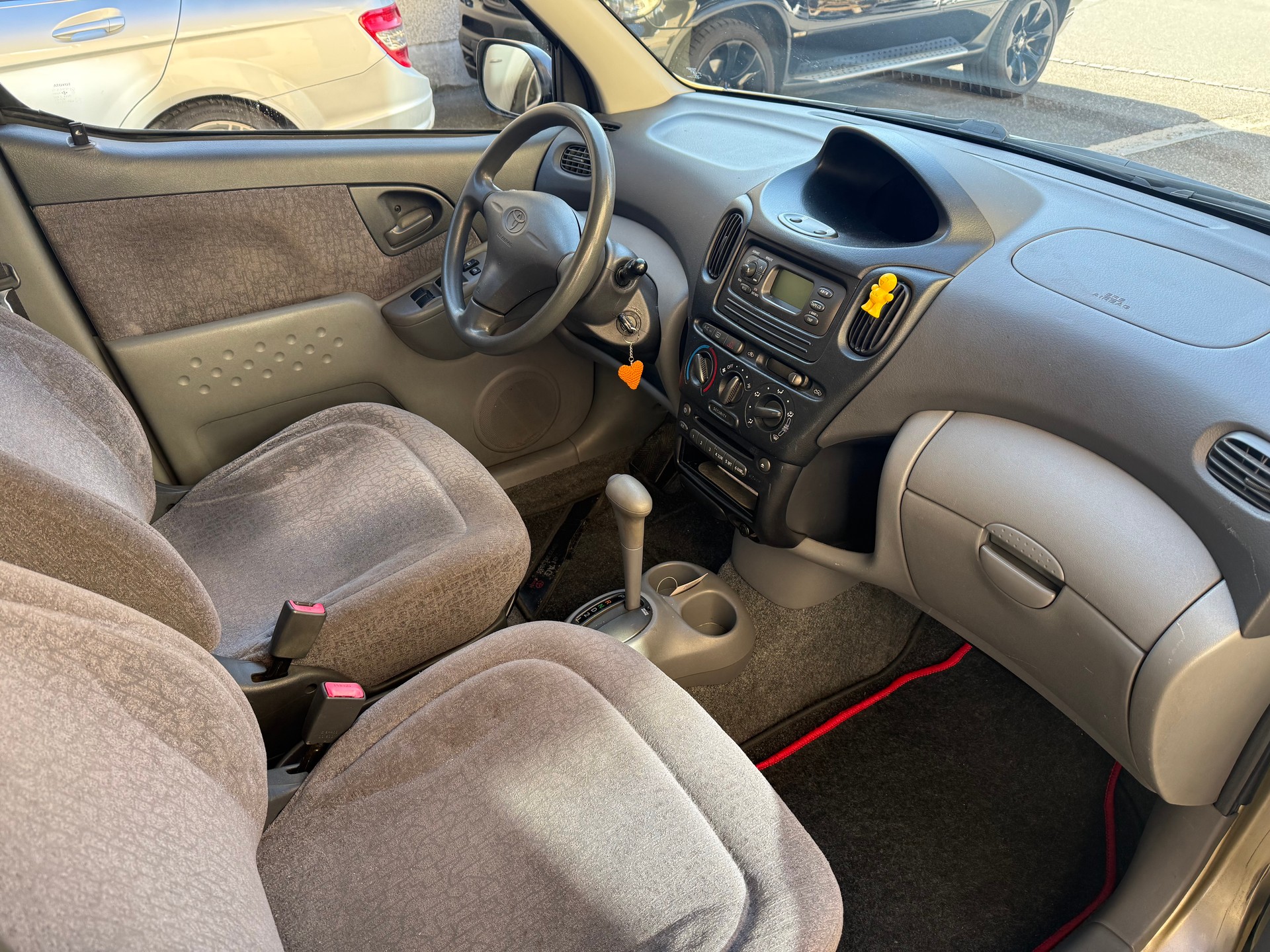 TOYOTA Yaris Verso 1.3 Linea Sol-image-8